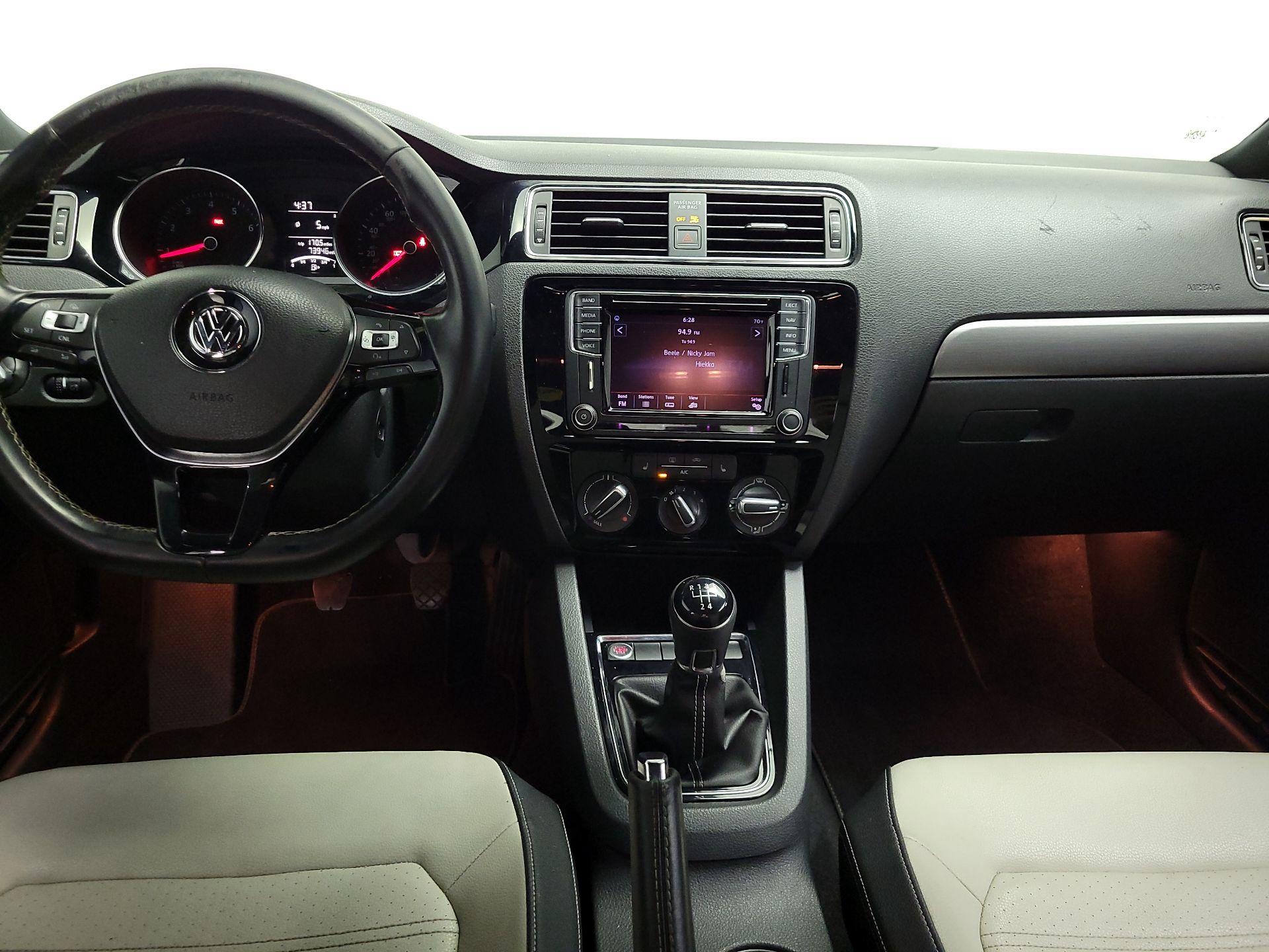 Thumbnail: 2016 Volkswagen Jetta - 9