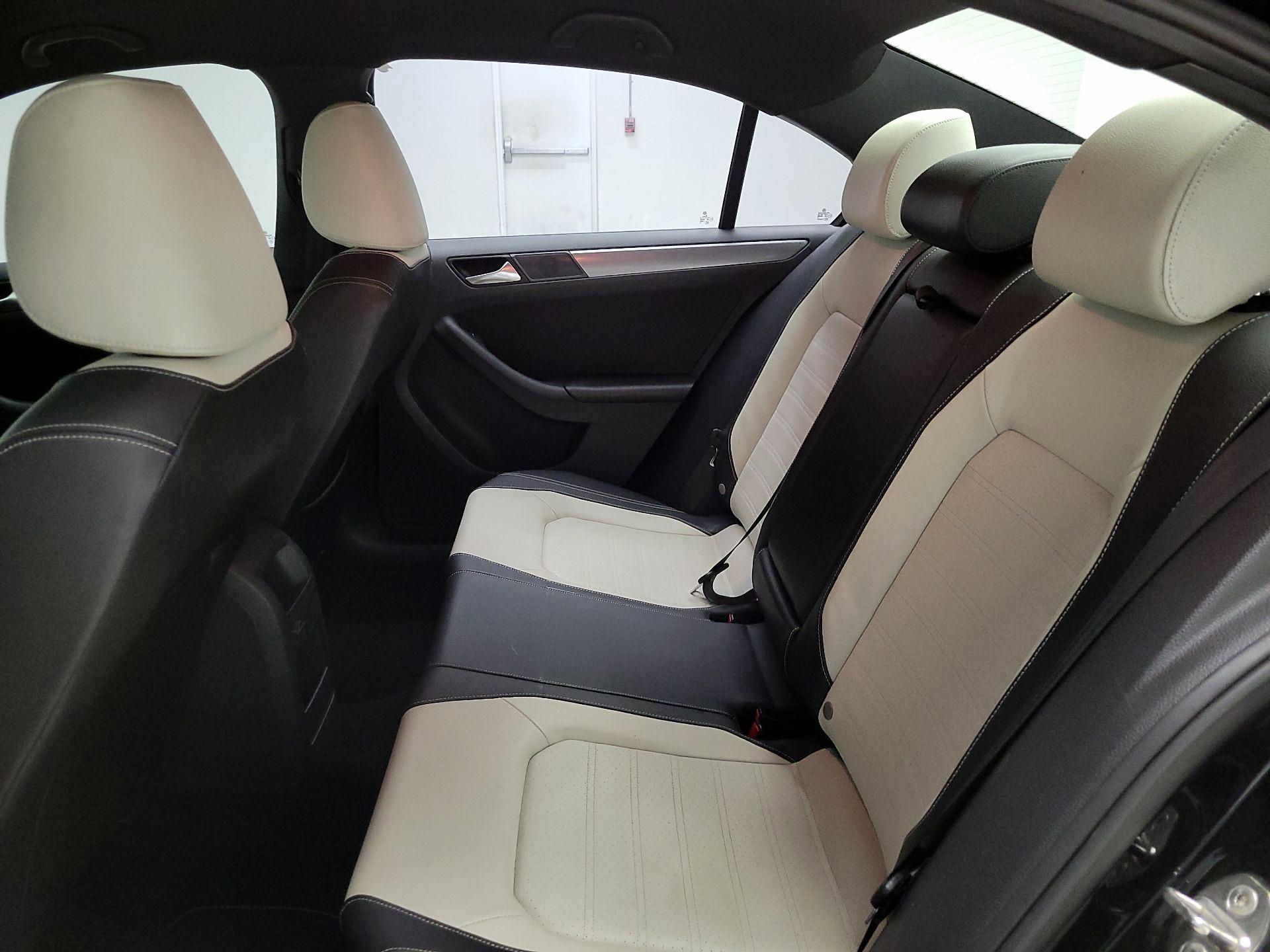 Thumbnail: 2016 Volkswagen Jetta - 19