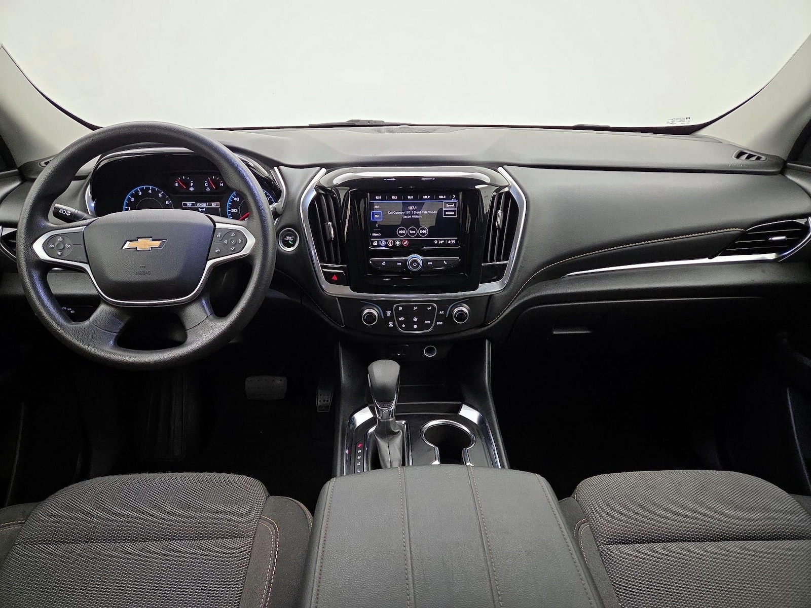 2021 Chevrolet Traverse LS - Photo 10