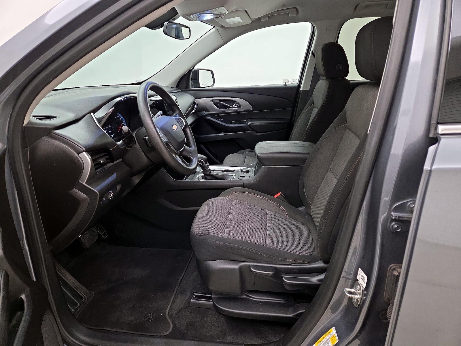 2021 Chevrolet Traverse LS - Photo 12