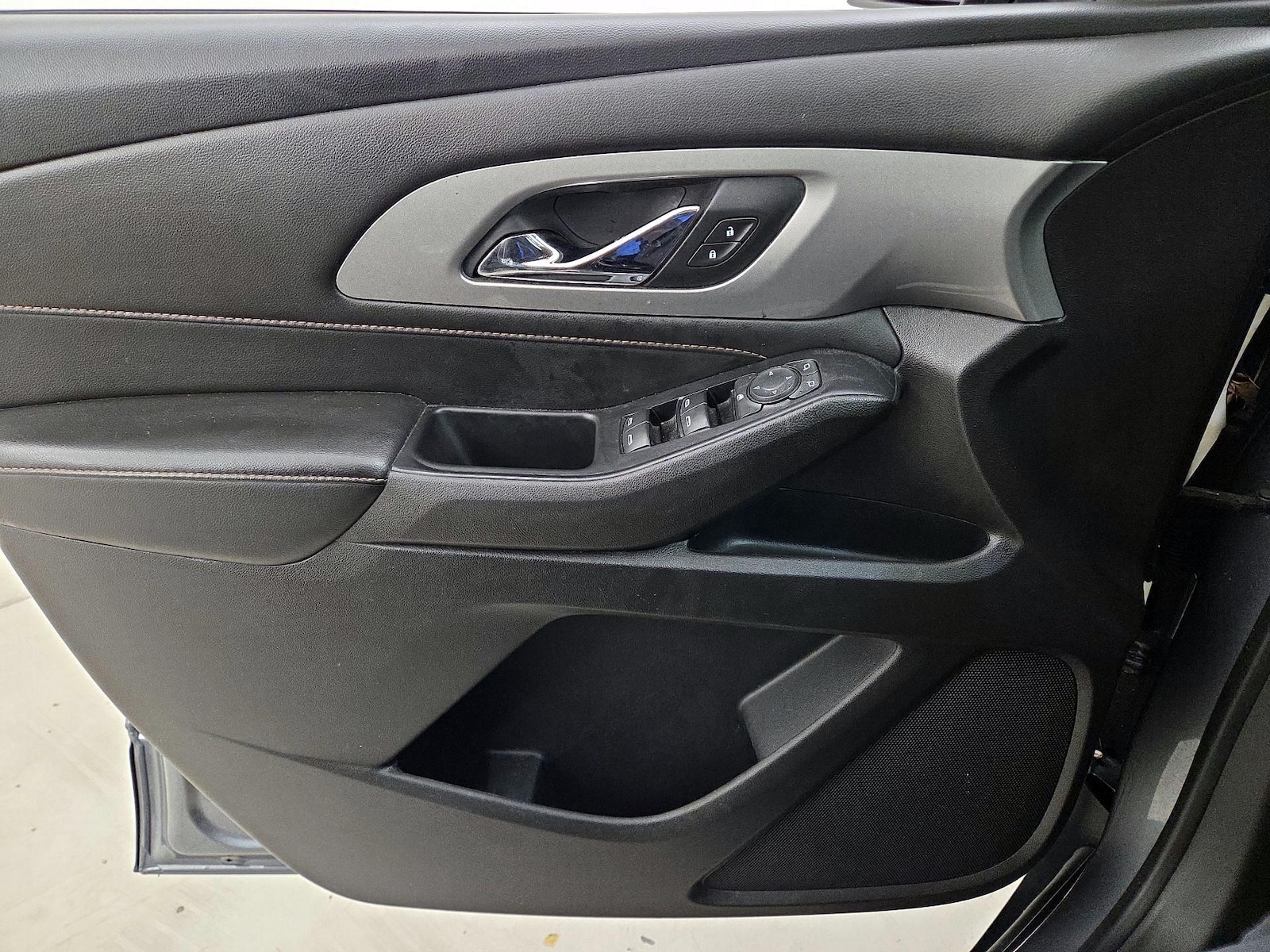 2021 Chevrolet Traverse LS - Photo 13