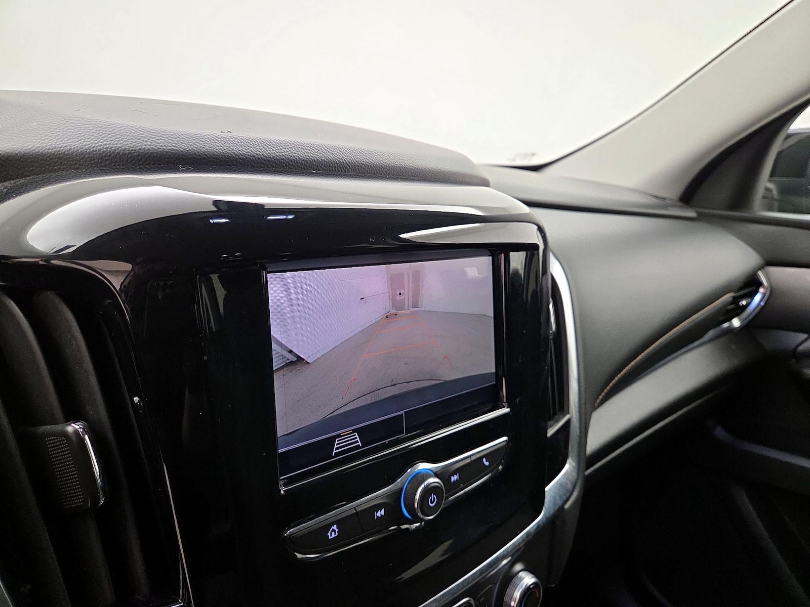 2021 Chevrolet Traverse LS - Photo 15