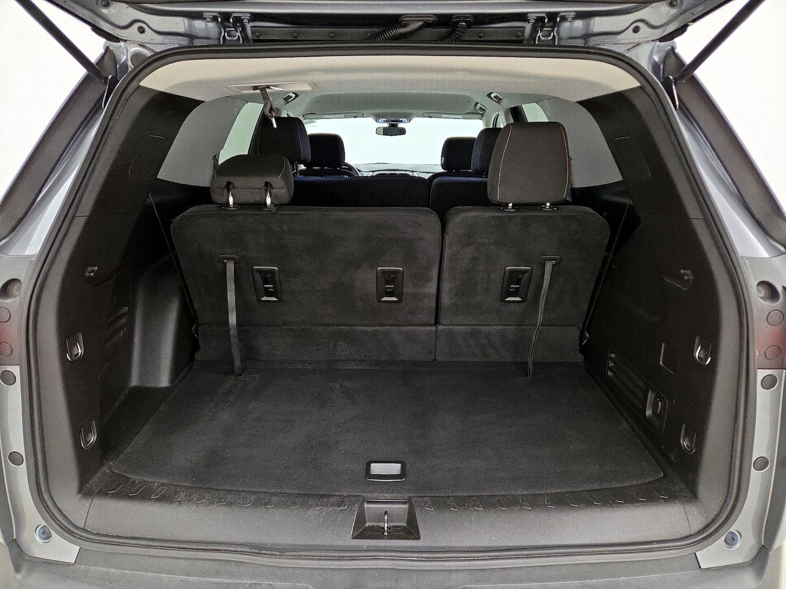 2021 Chevrolet Traverse LS - Photo 22