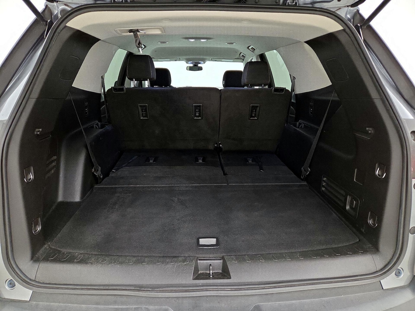 2021 Chevrolet Traverse LS - Photo 23
