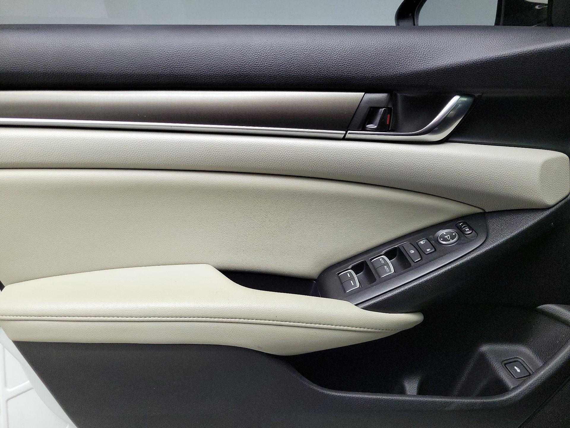 Thumbnail: 2019 Honda Accord - 12