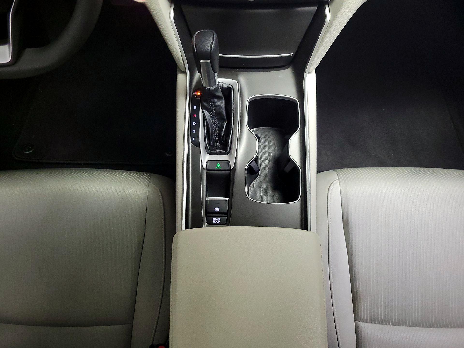 Thumbnail: 2019 Honda Accord - 17