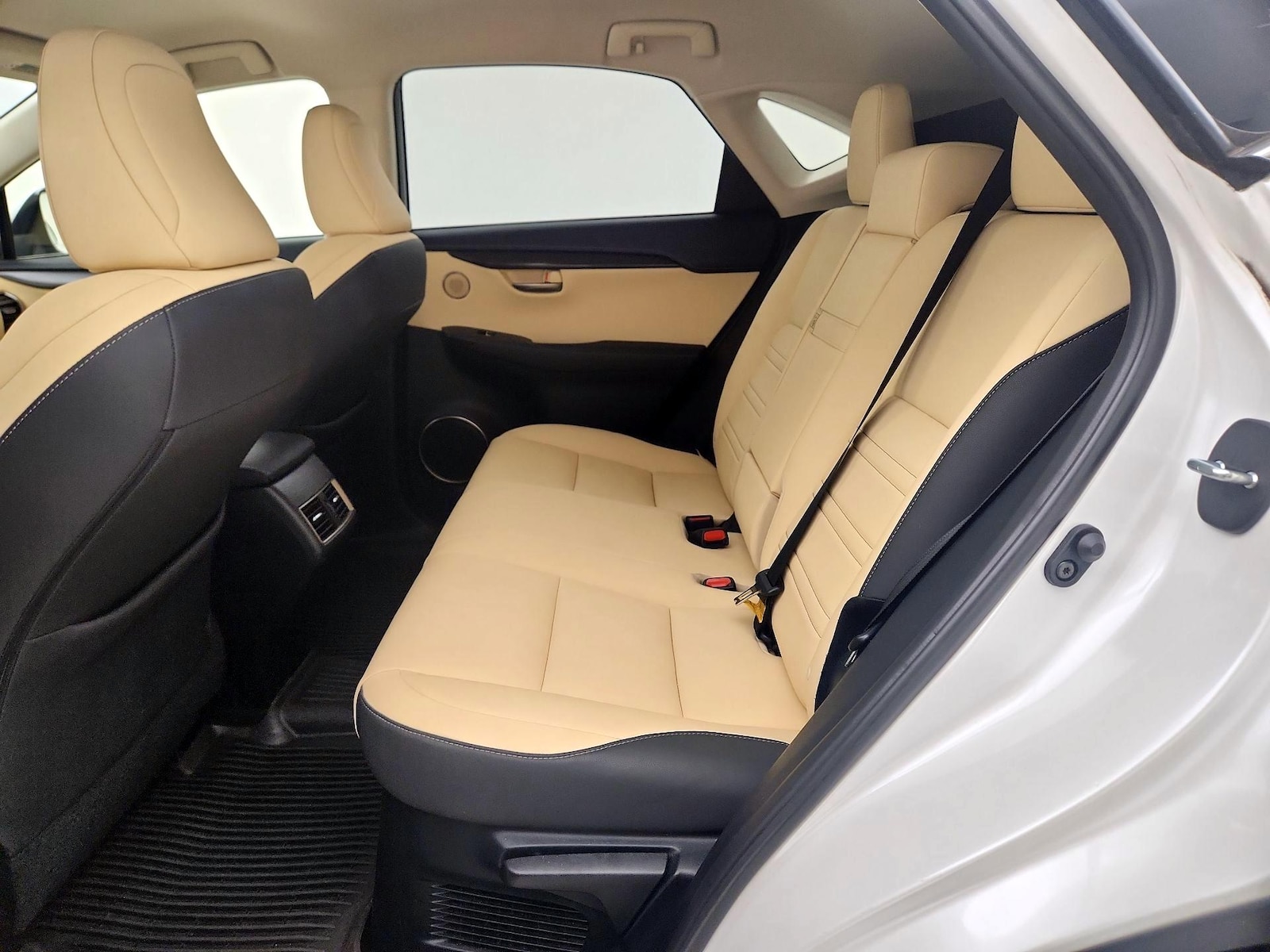 2021 Lexus NX 300 - Photo 20