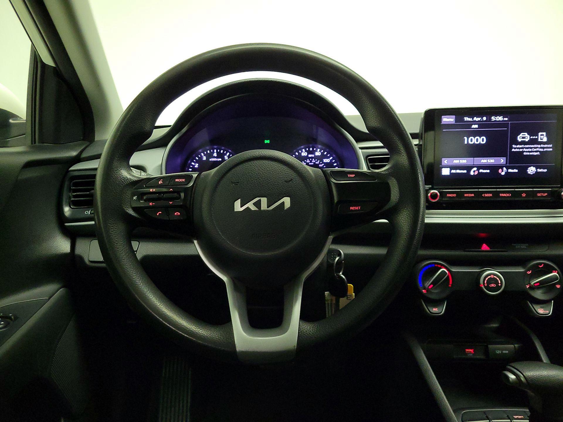 Thumbnail: 2022 Kia Rio - 10