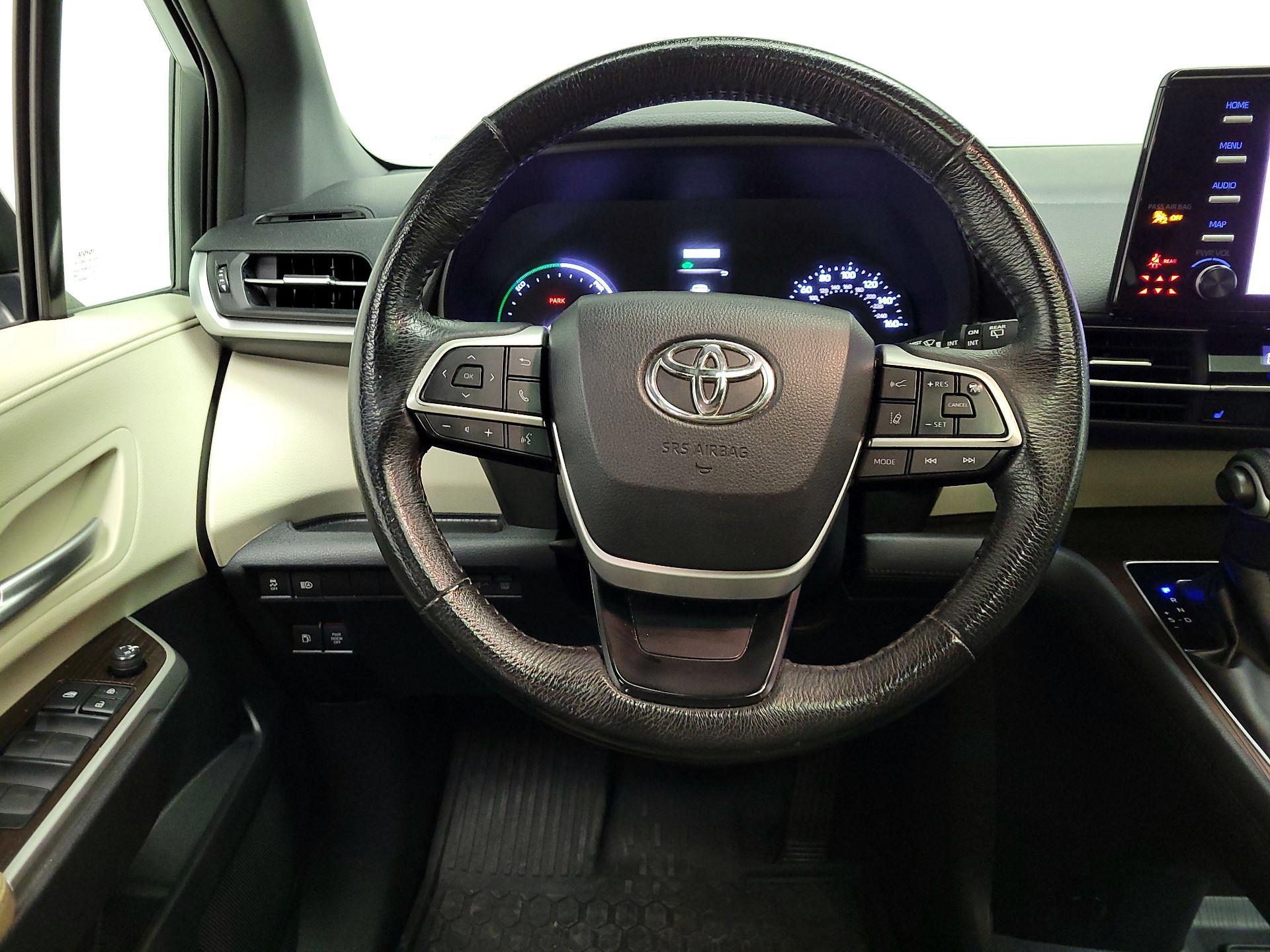 Thumbnail: 2022 Toyota Sienna - 10