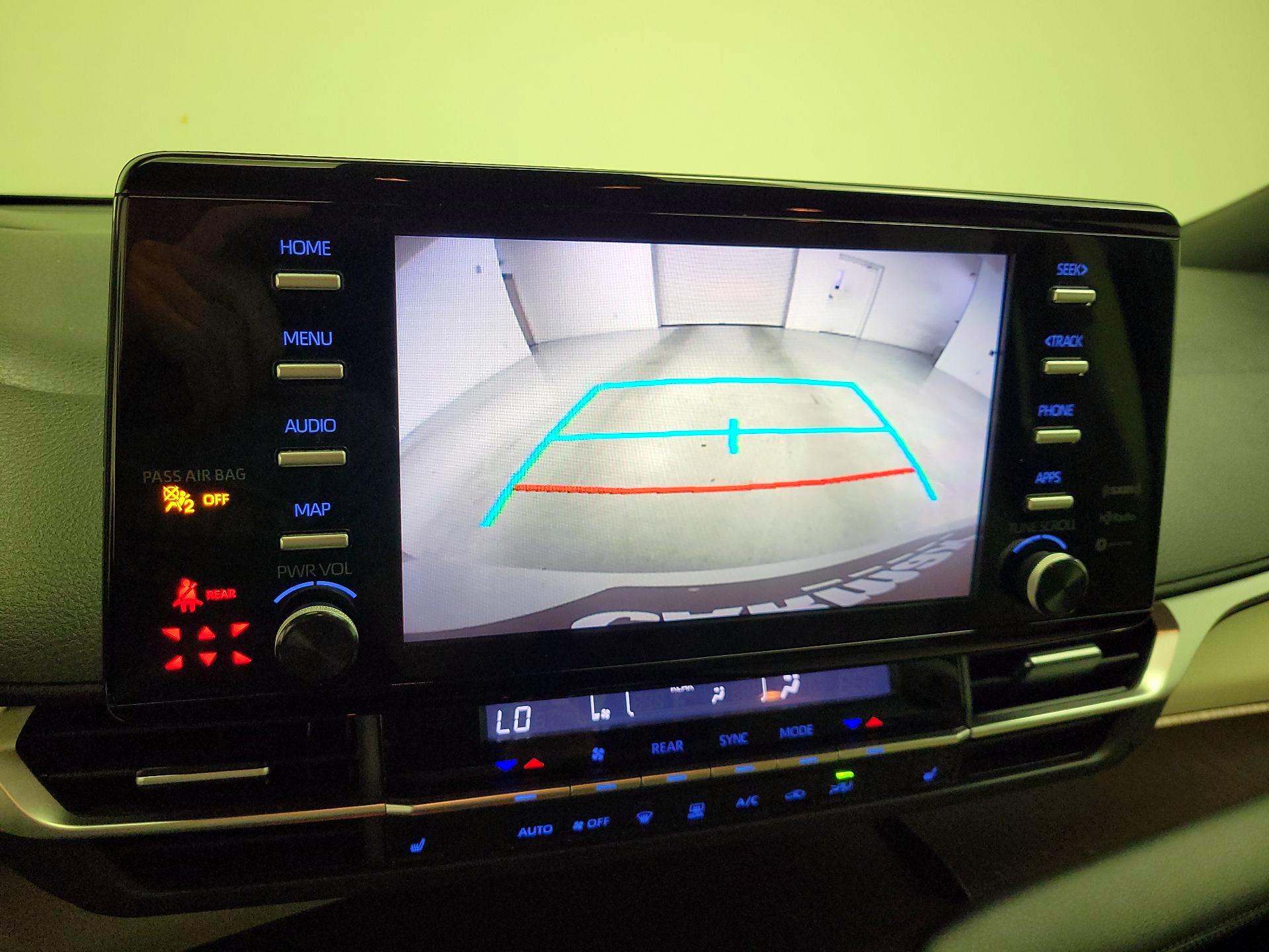 Thumbnail: 2022 Toyota Sienna - 14