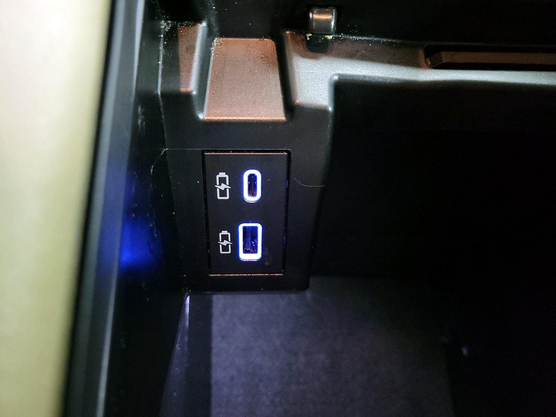 Thumbnail: 2022 Toyota Sienna - 18