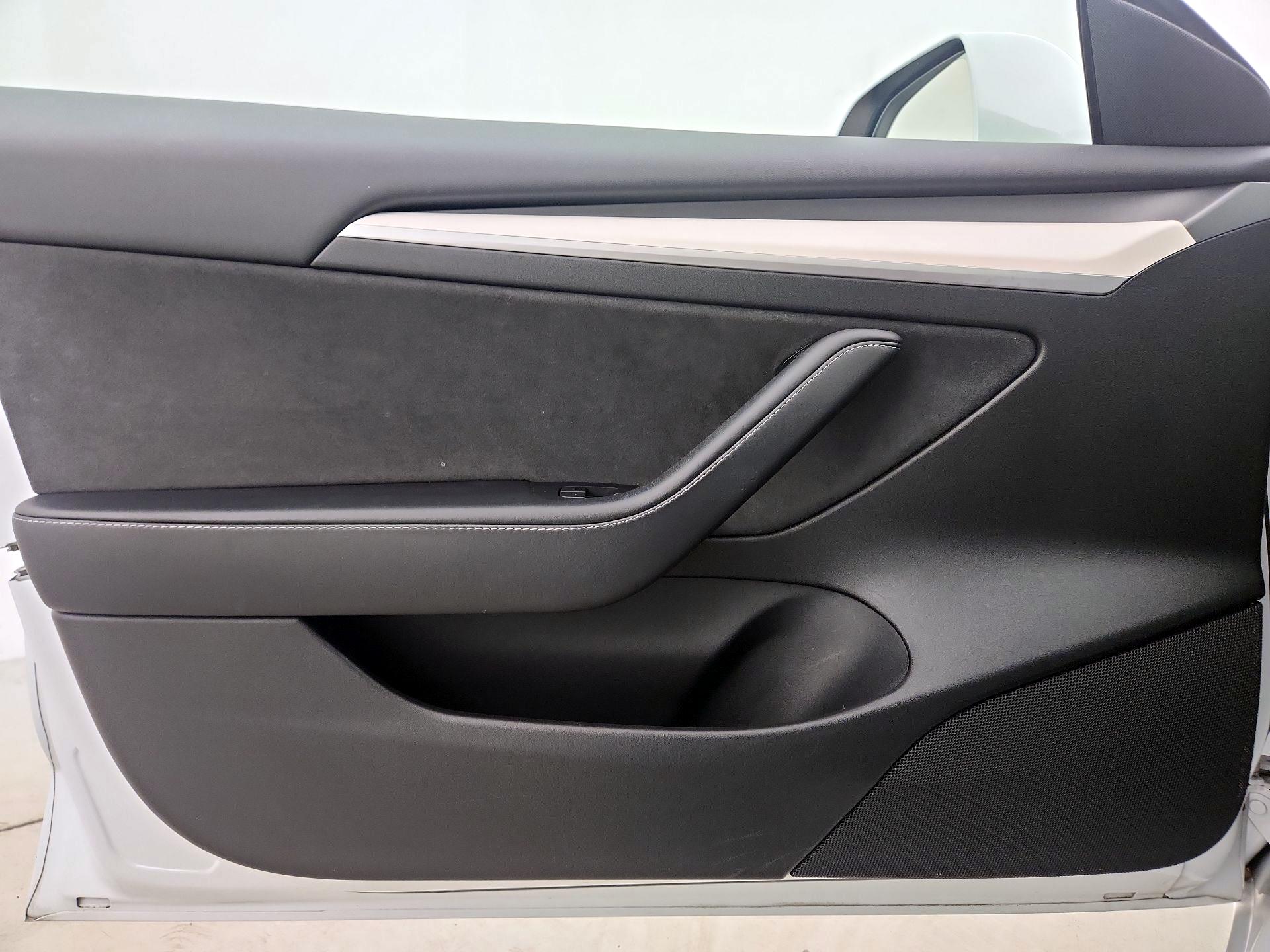 Thumbnail: 2023 Tesla Model 3 - 12