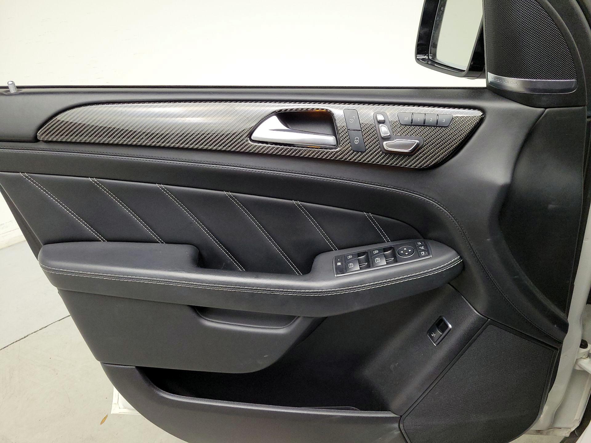 Thumbnail: 2018 Mercedes-Benz GL-Class - 12