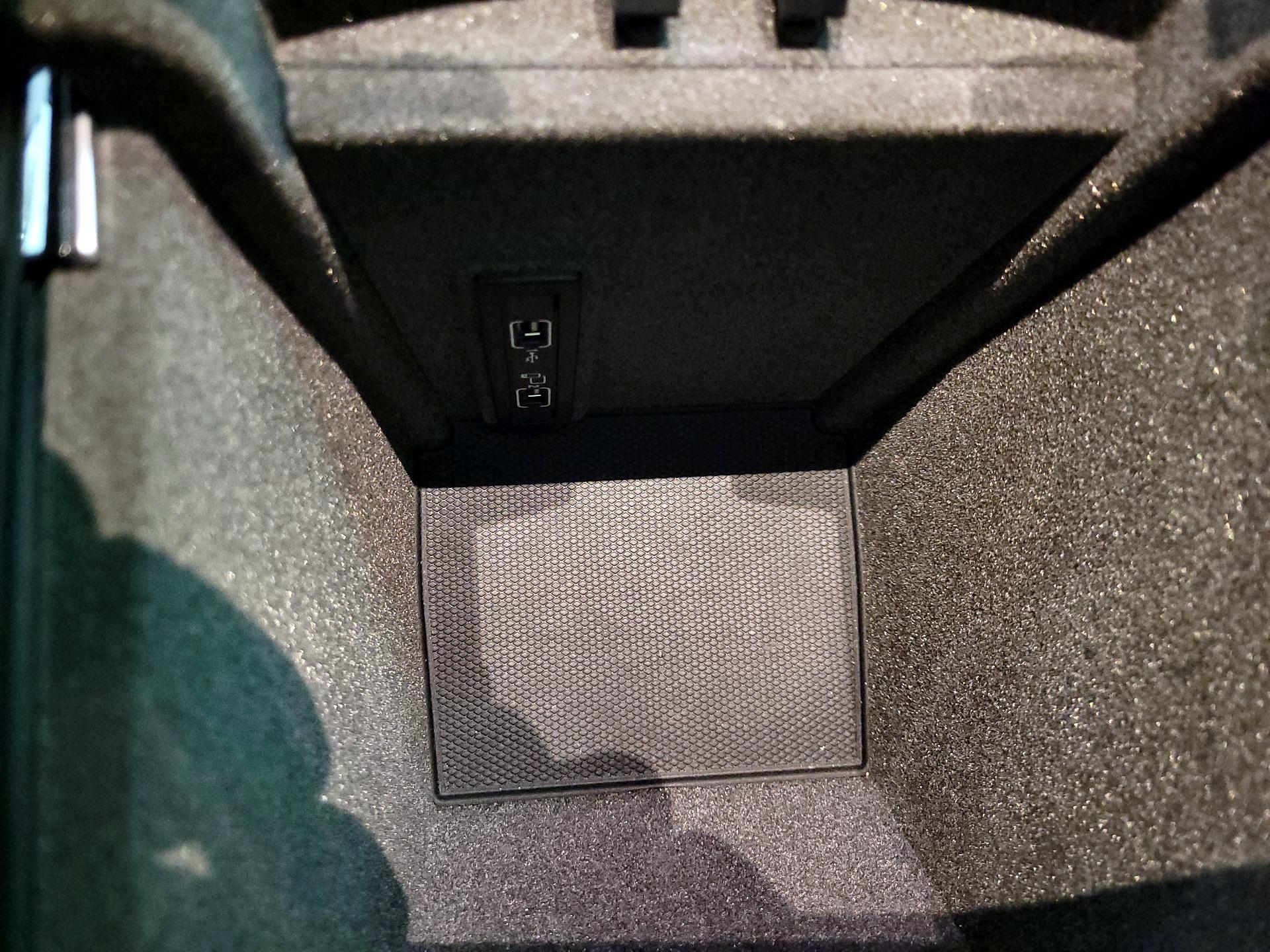 Thumbnail: 2018 Mercedes-Benz GL-Class - 19