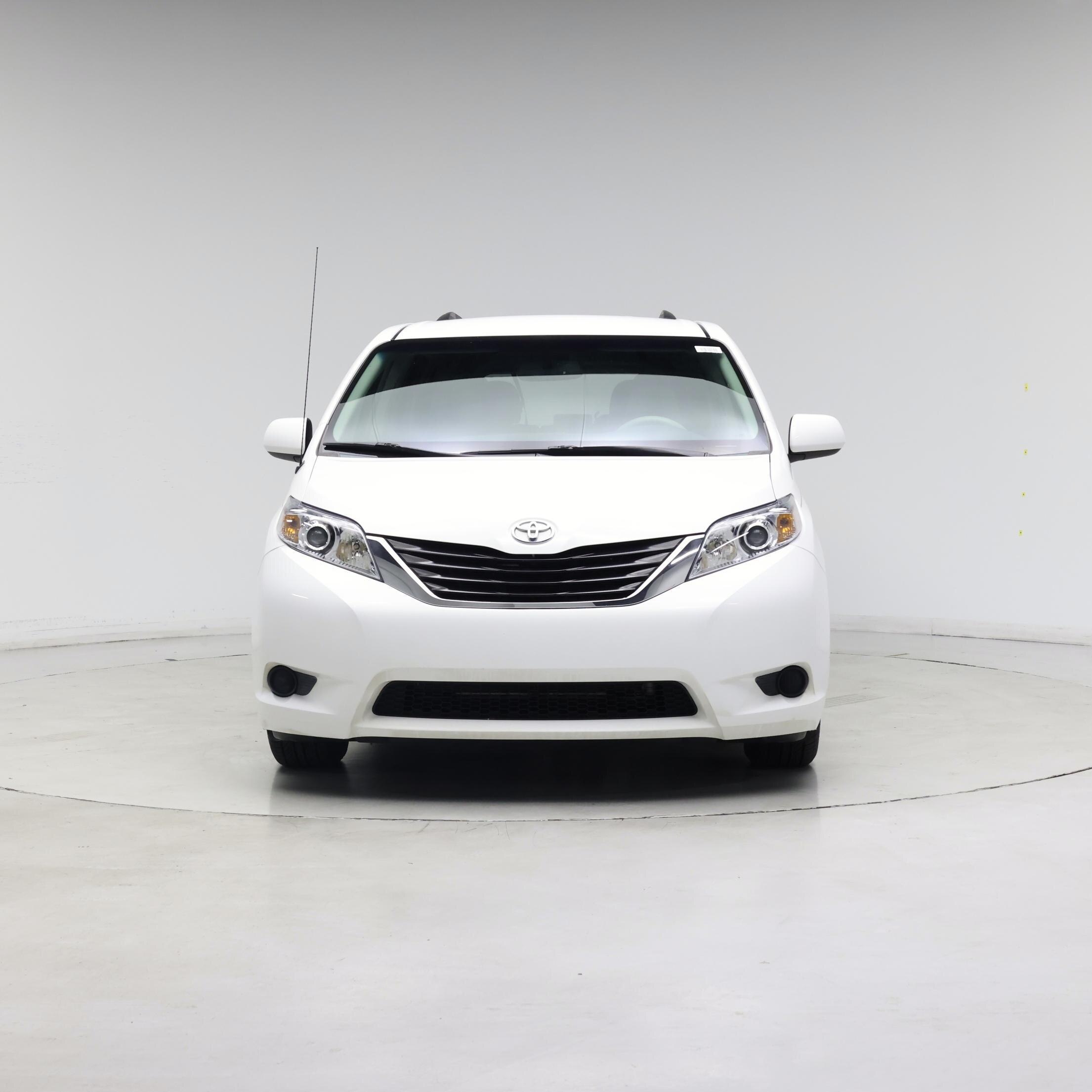 Thumbnail: 2014 Toyota Sienna - 5