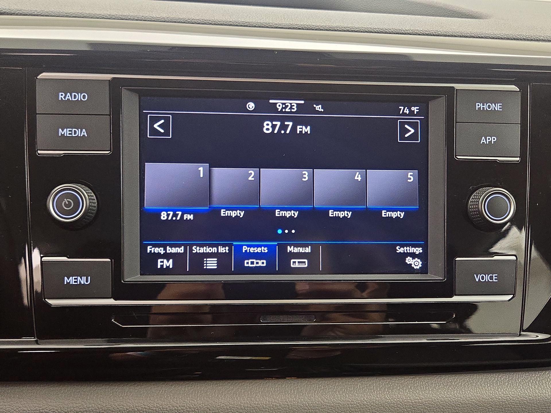 Thumbnail: 2023 Volkswagen Taos - 15