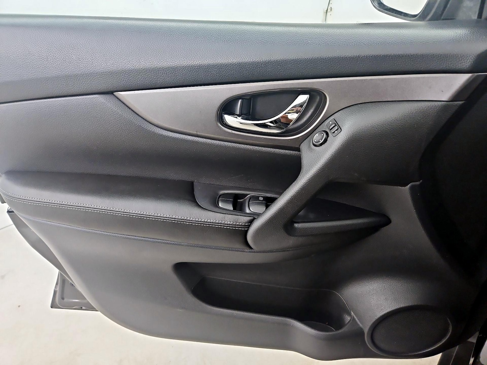 2015 Nissan Rogue SV - Photo 11