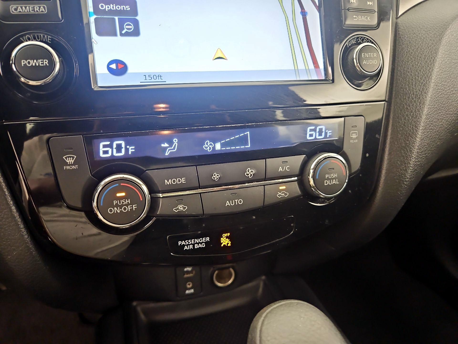Thumbnail: 2015 Nissan Rogue - 15