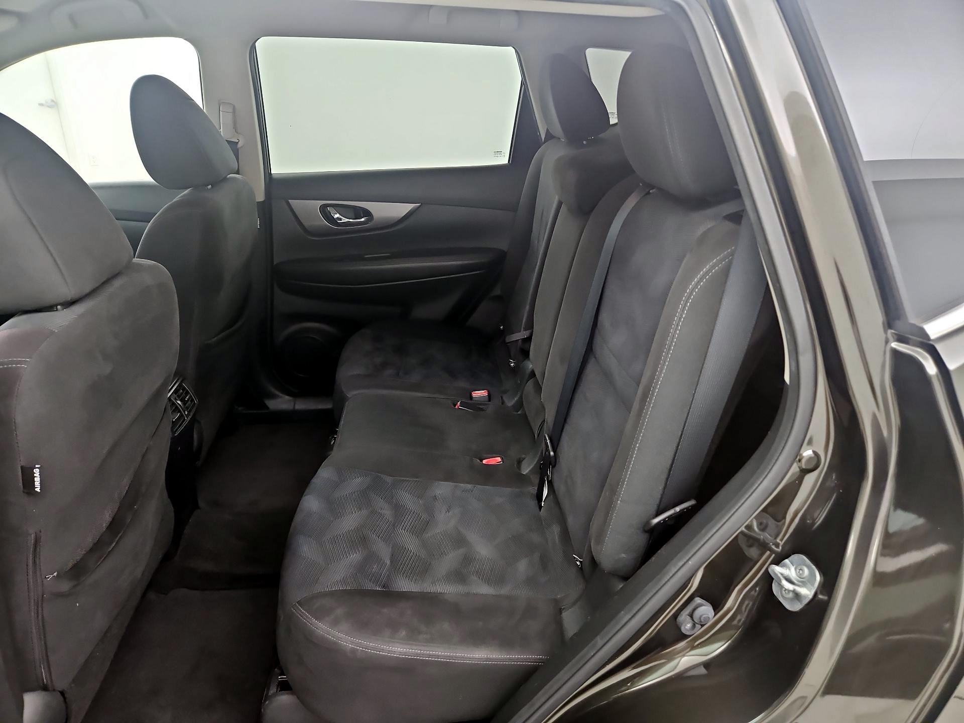 Thumbnail: 2015 Nissan Rogue - 18