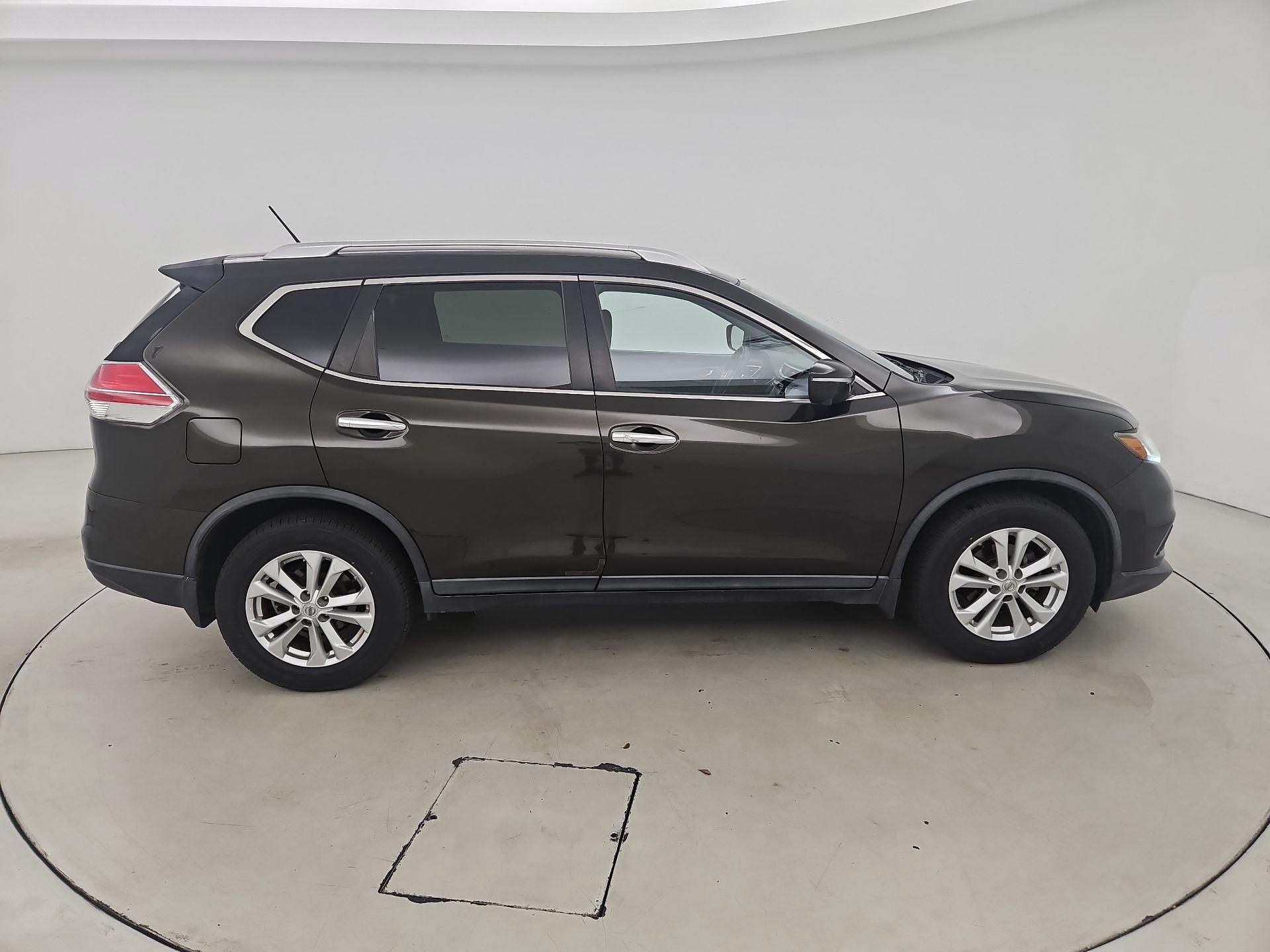 Thumbnail: 2015 Nissan Rogue - 4