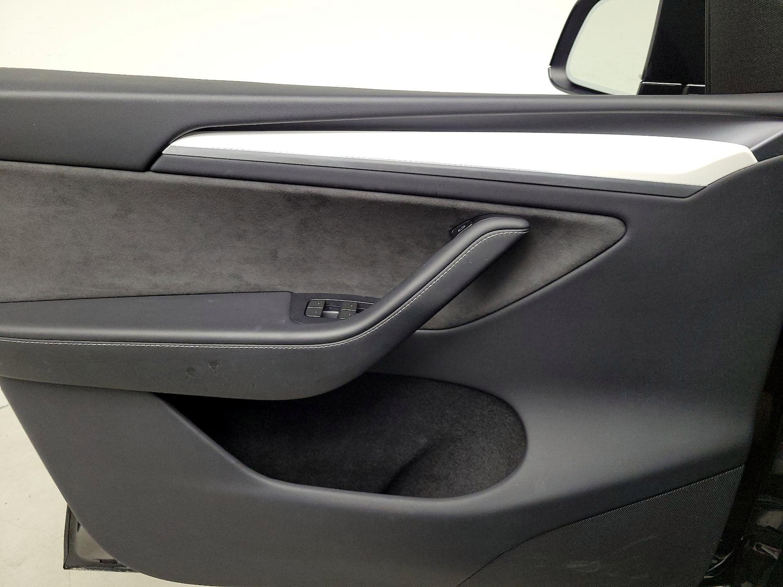 2024 Tesla Model Y Performance - Photo 13