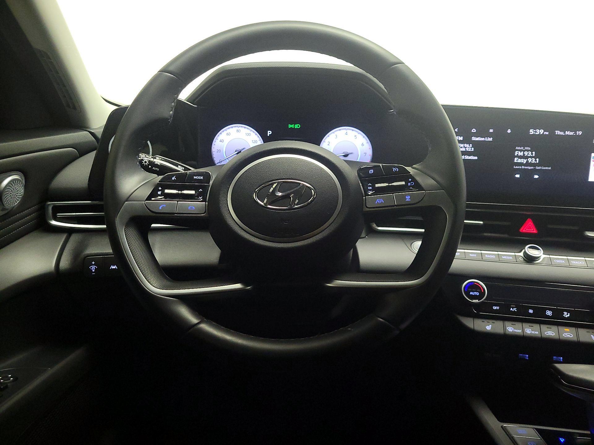 Thumbnail: 2023 Hyundai Elantra - 10