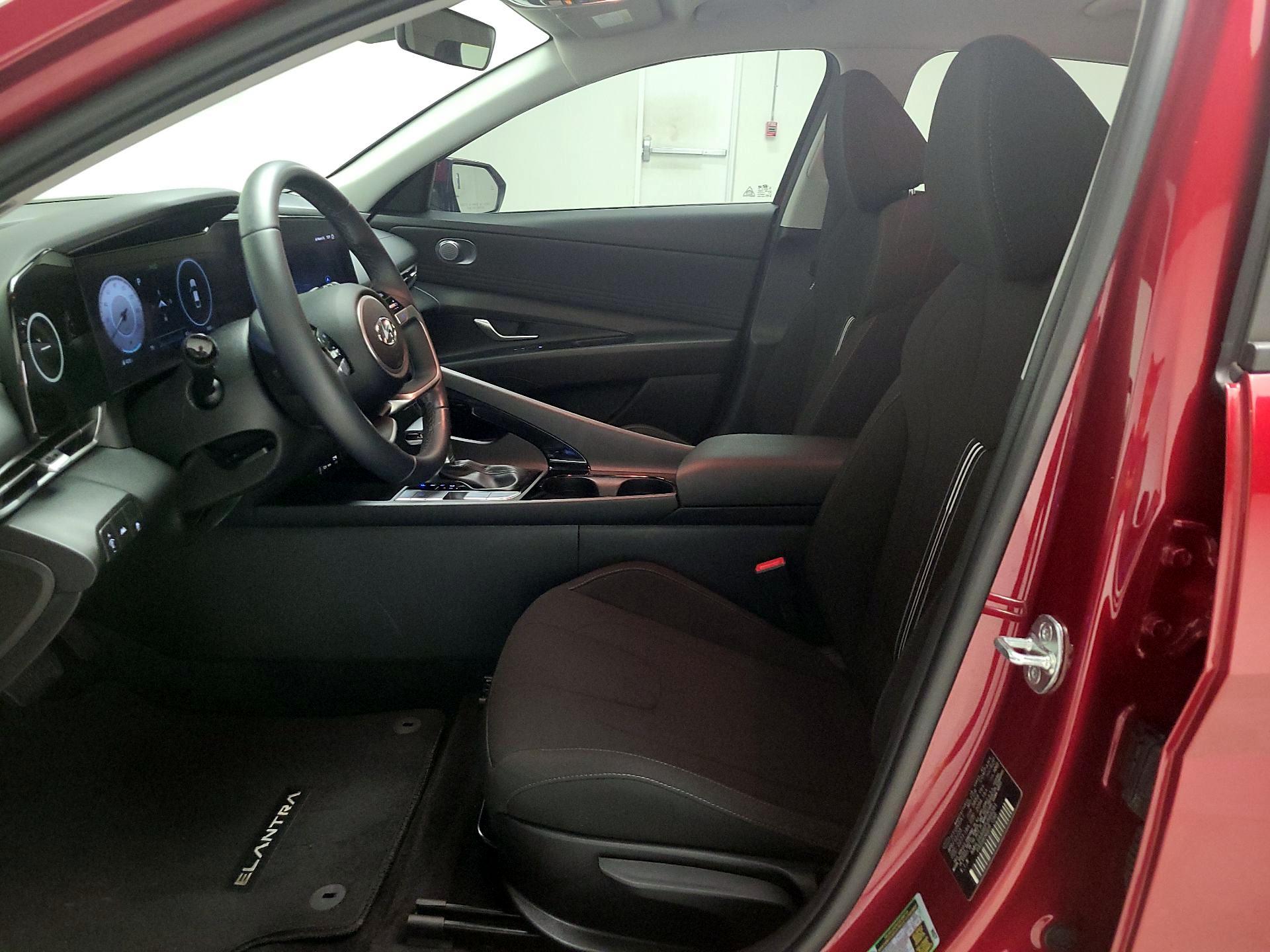 Thumbnail: 2023 Hyundai Elantra - 11