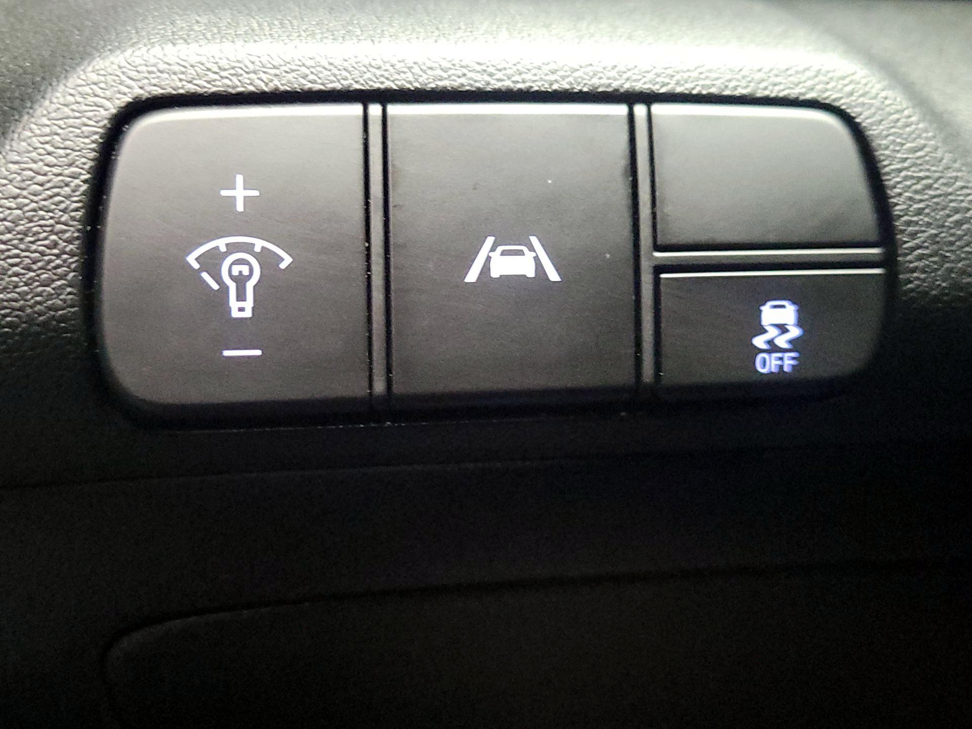 Thumbnail: 2023 Hyundai Elantra - 13