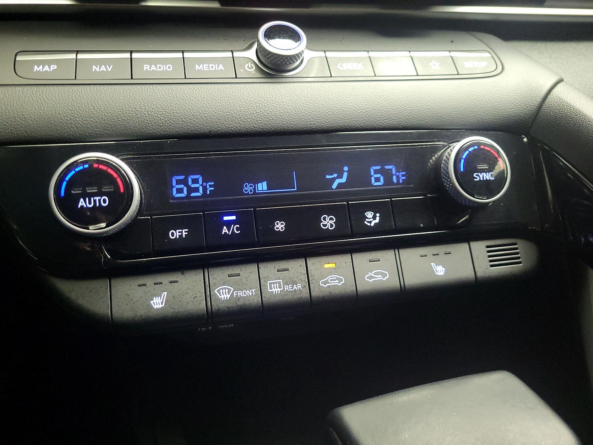 Thumbnail: 2023 Hyundai Elantra - 17