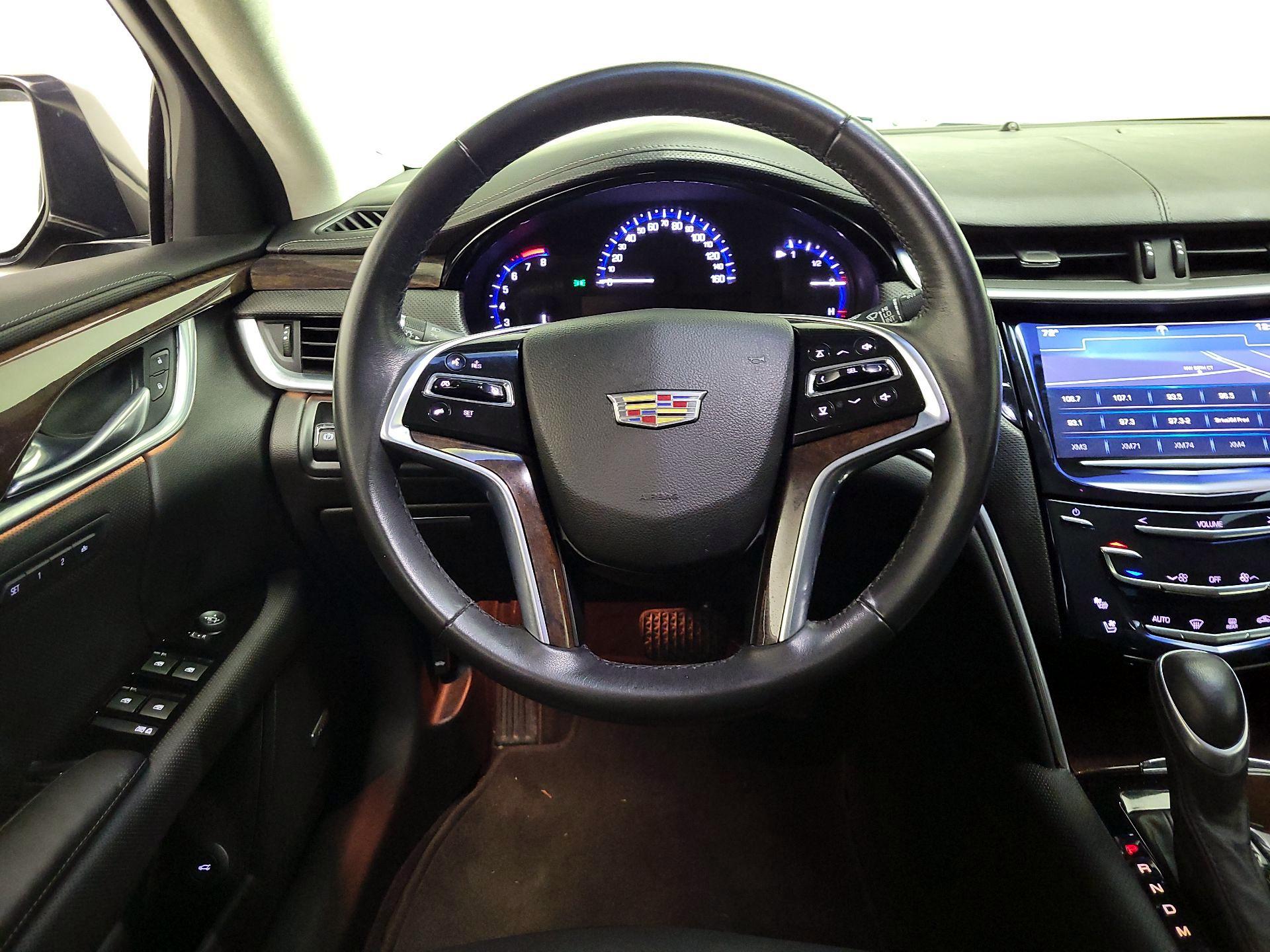Thumbnail: 2016 Cadillac XTS - 10