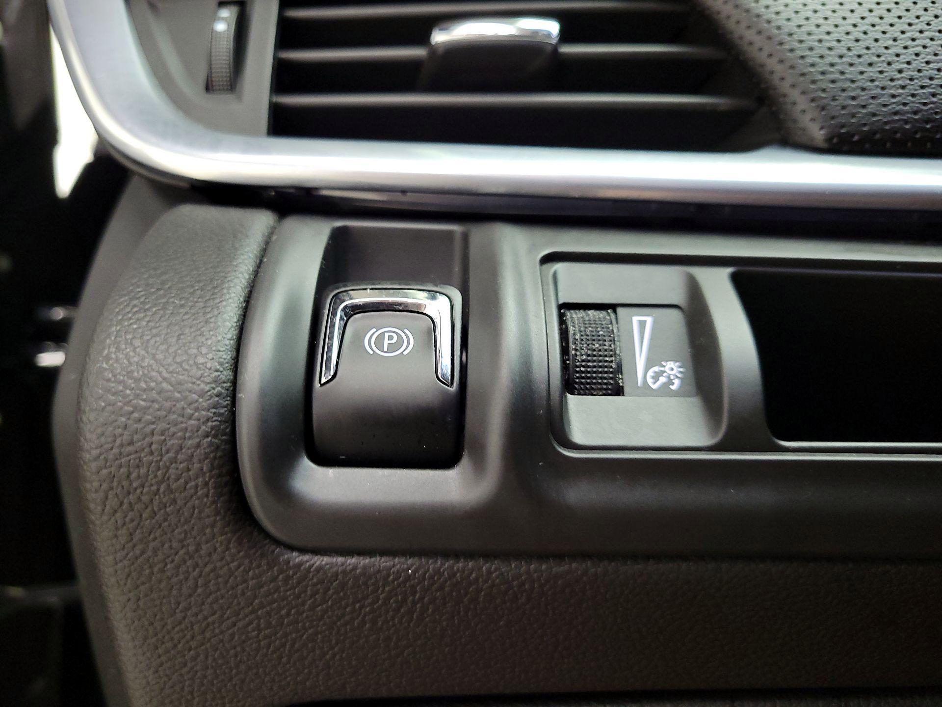 Thumbnail: 2016 Cadillac XTS - 13