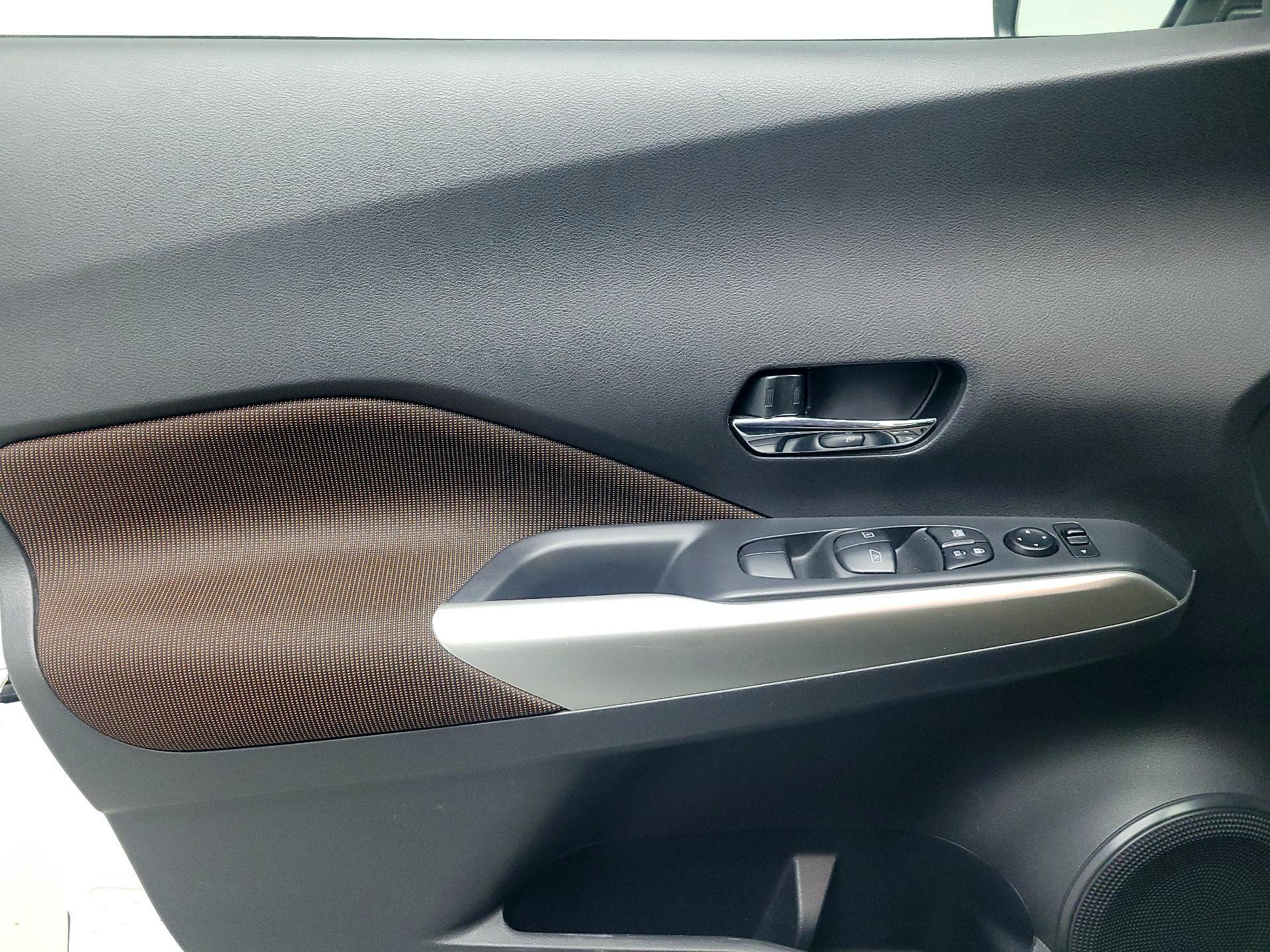 Thumbnail: 2020 Nissan Kicks - 12