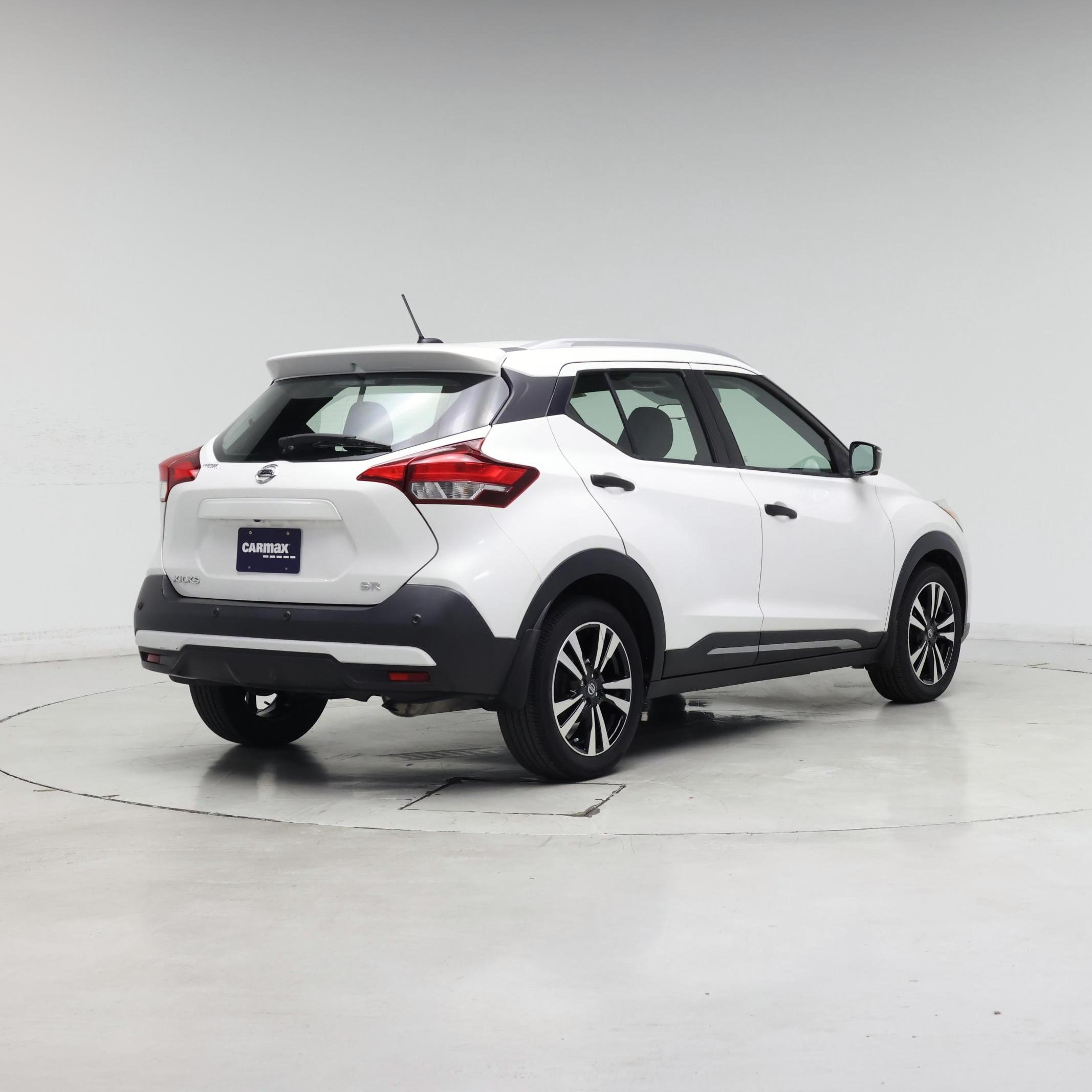 Thumbnail: 2020 Nissan Kicks - 8