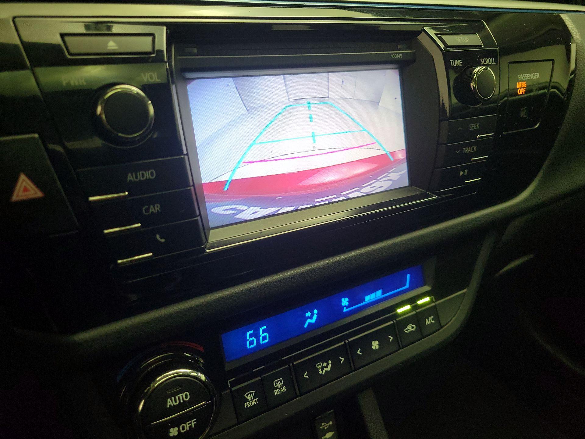 Thumbnail: 2015 Toyota Corolla - 14