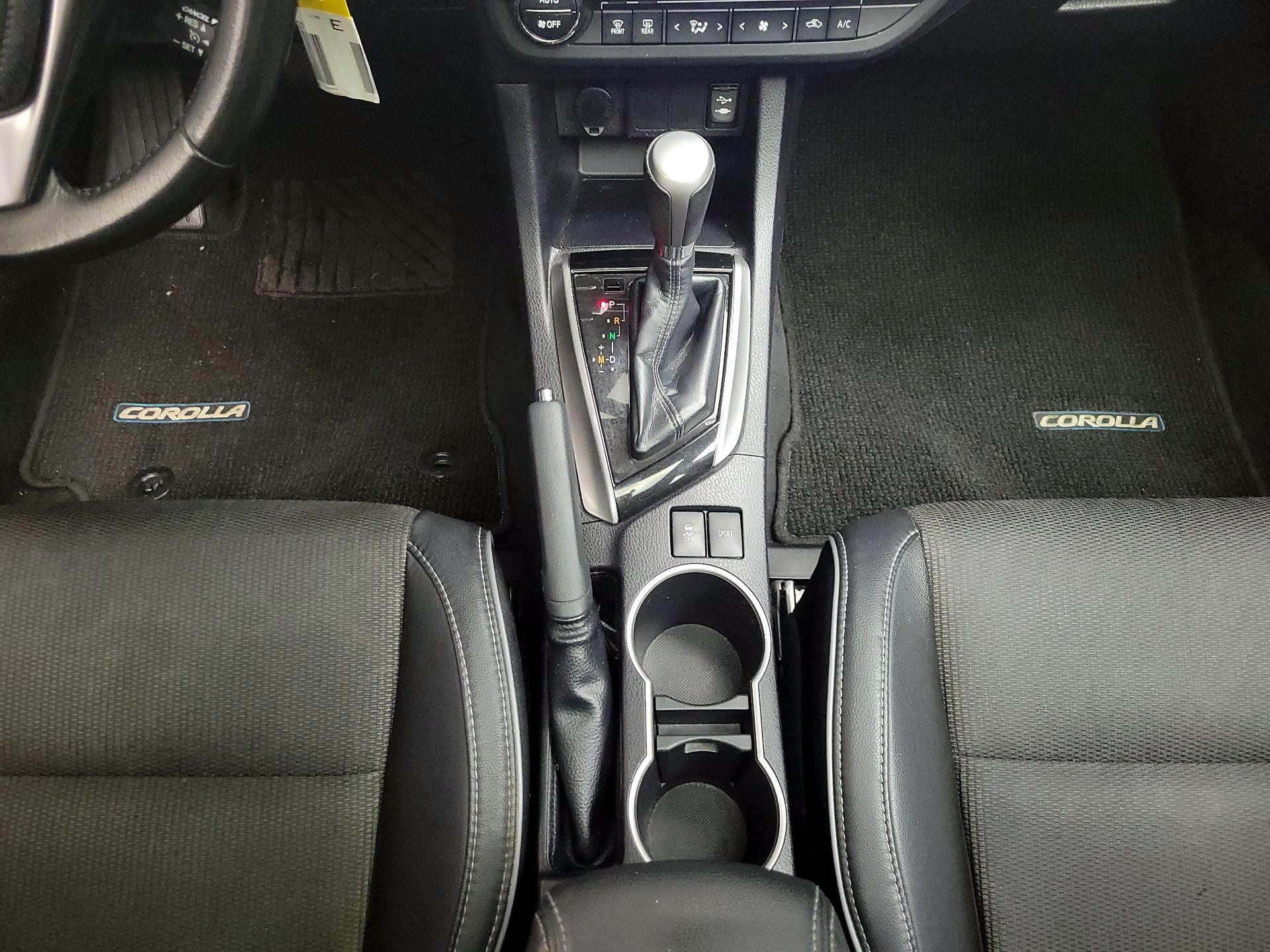 Thumbnail: 2015 Toyota Corolla - 17