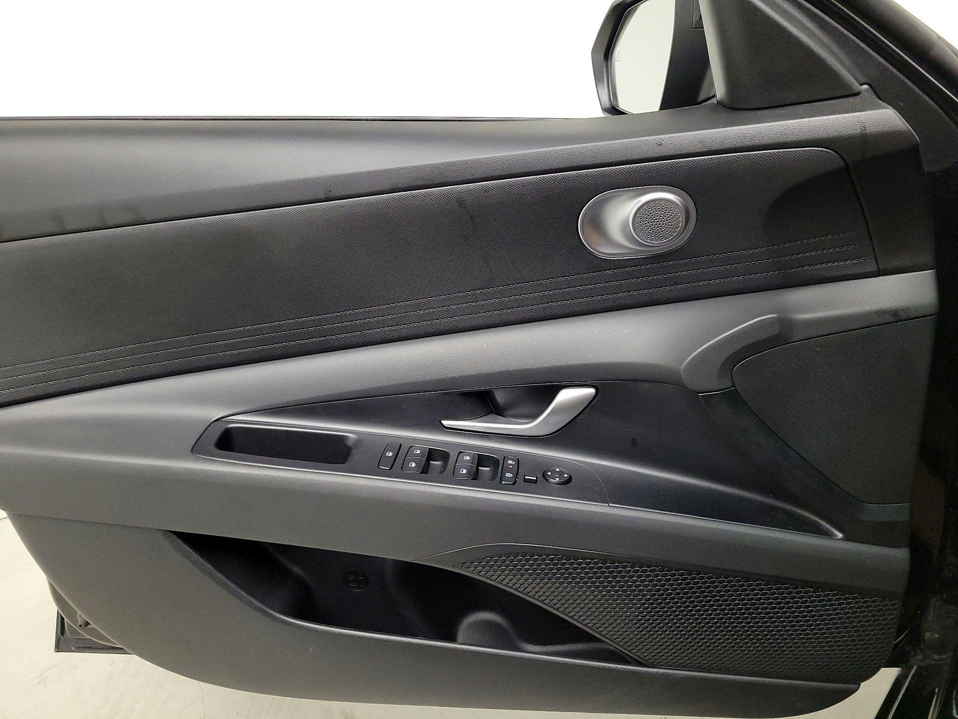 Thumbnail: 2025 Hyundai Elantra - 12