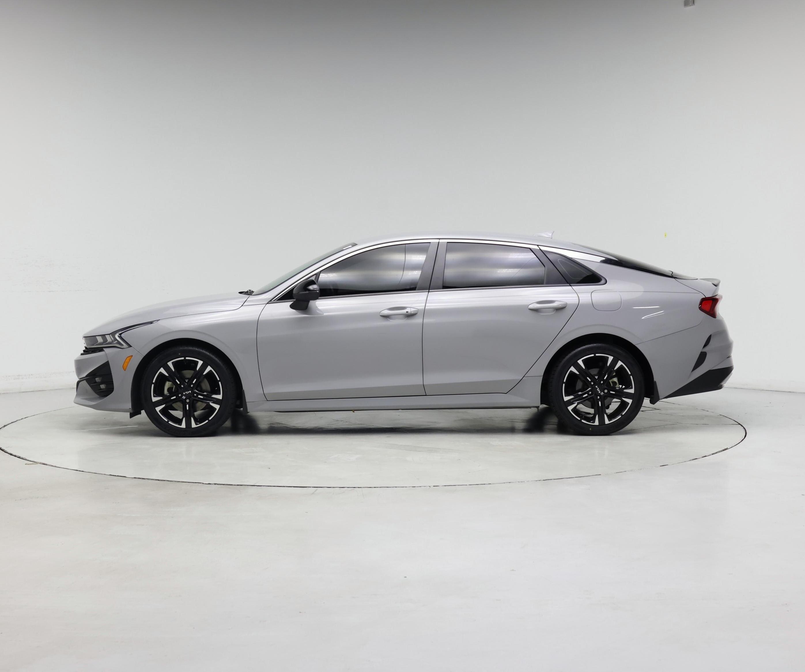 Thumbnail: 2023 Kia K5 - 3