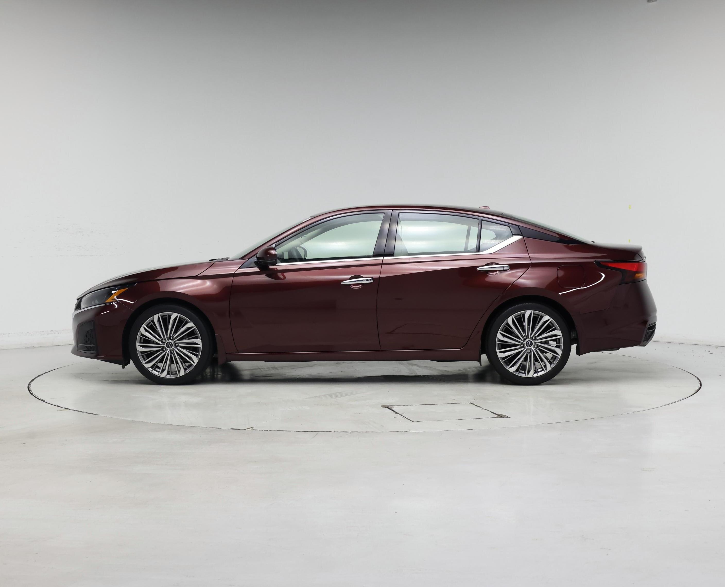 Thumbnail: 2023 Nissan Altima - 3