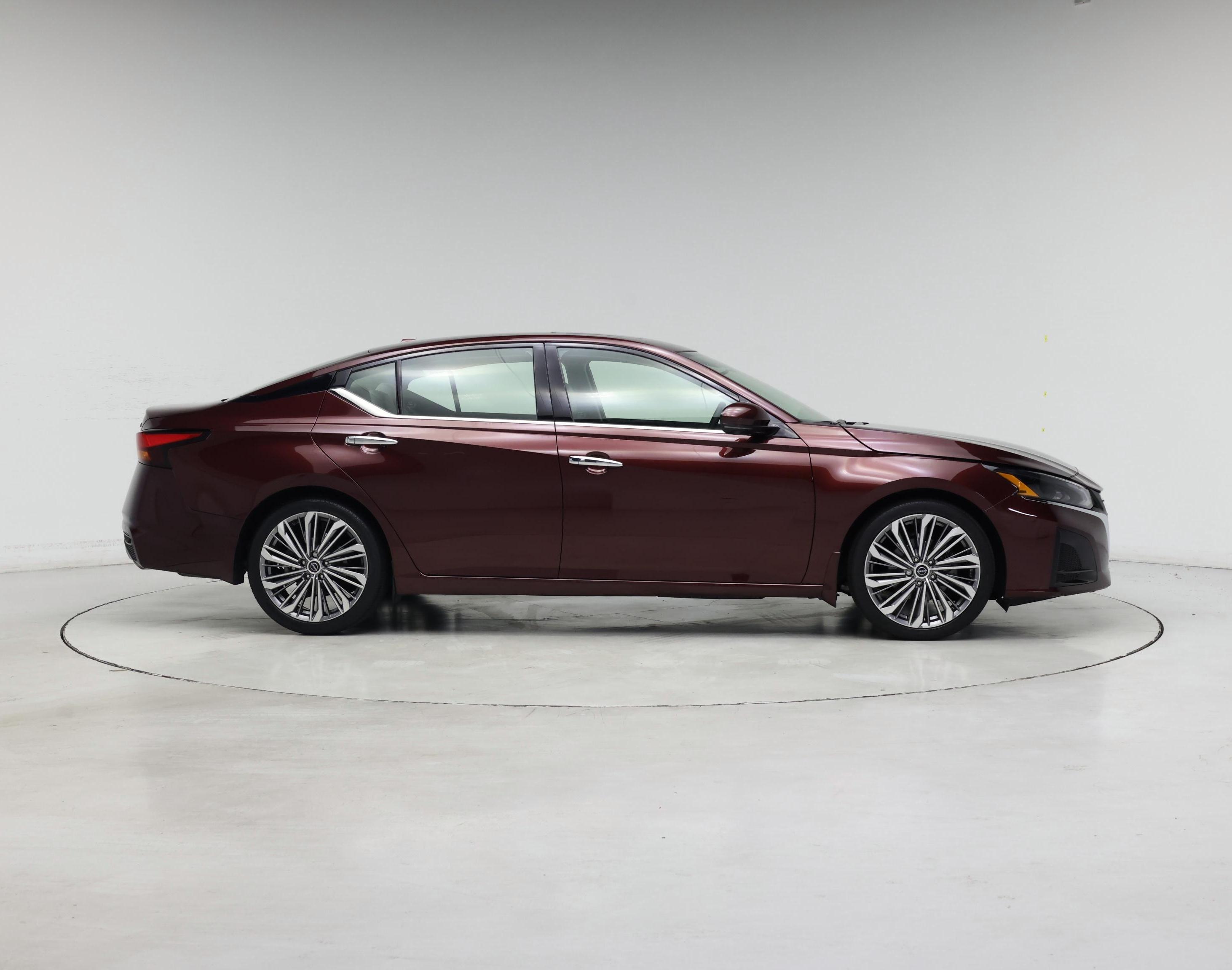 Thumbnail: 2023 Nissan Altima - 7