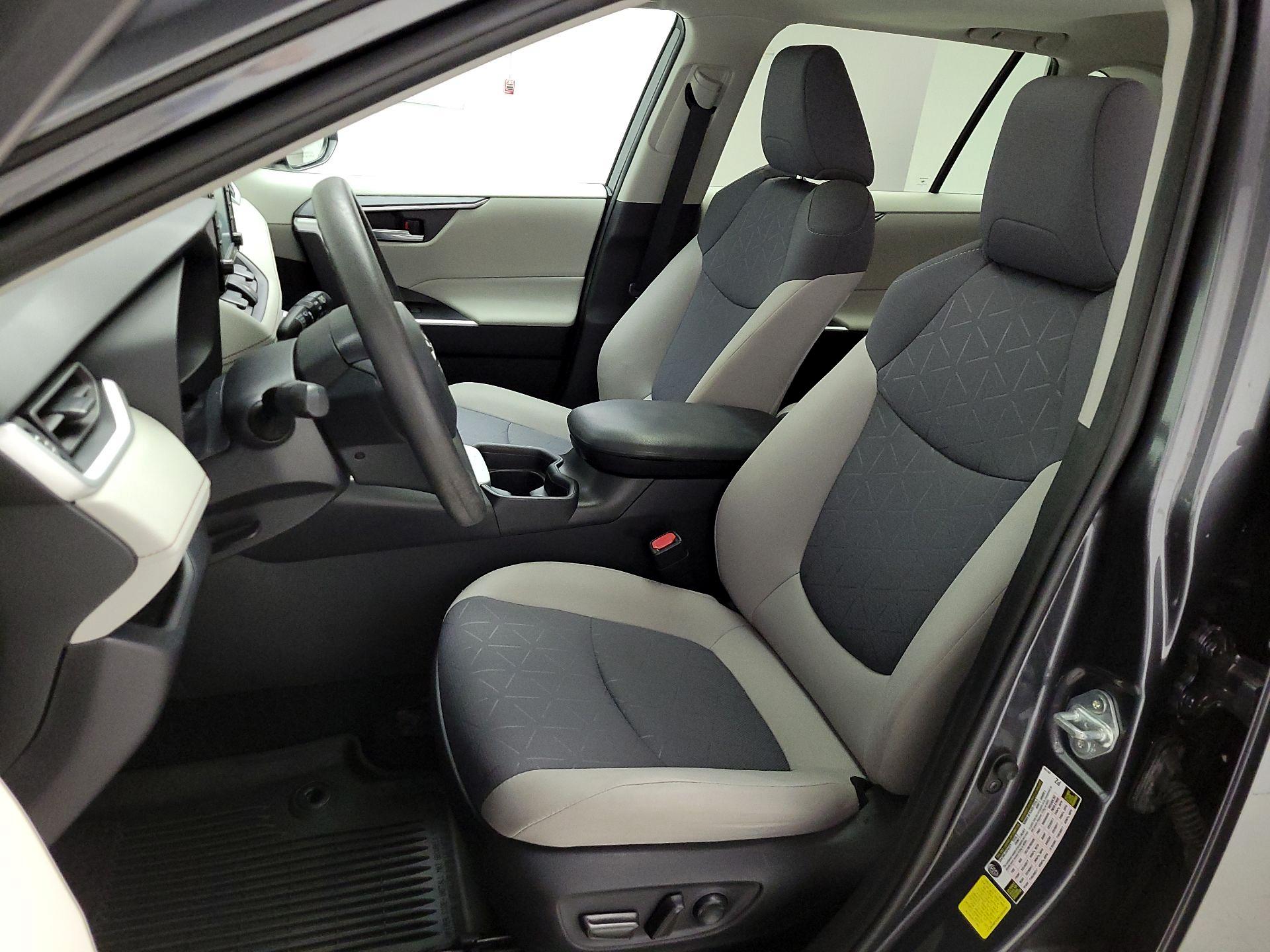 Thumbnail: 2021 Toyota RAV4 - 11