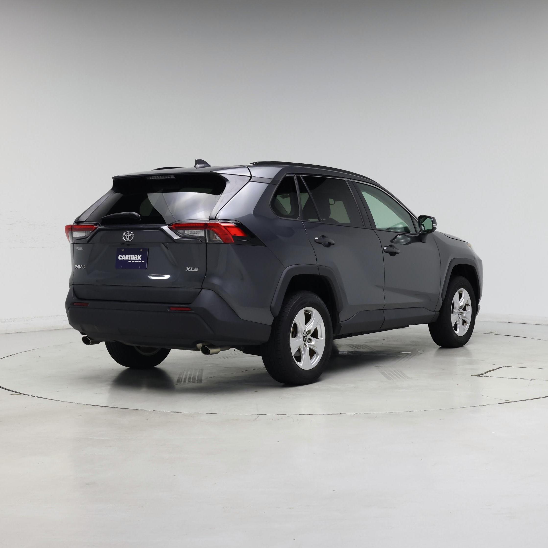 Thumbnail: 2021 Toyota RAV4 - 8