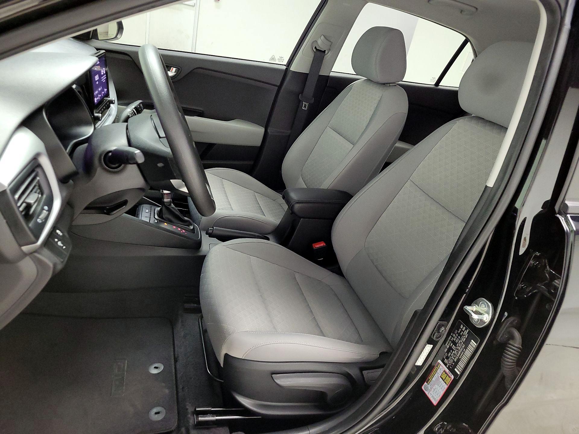 Thumbnail: 2023 Kia Rio - 11