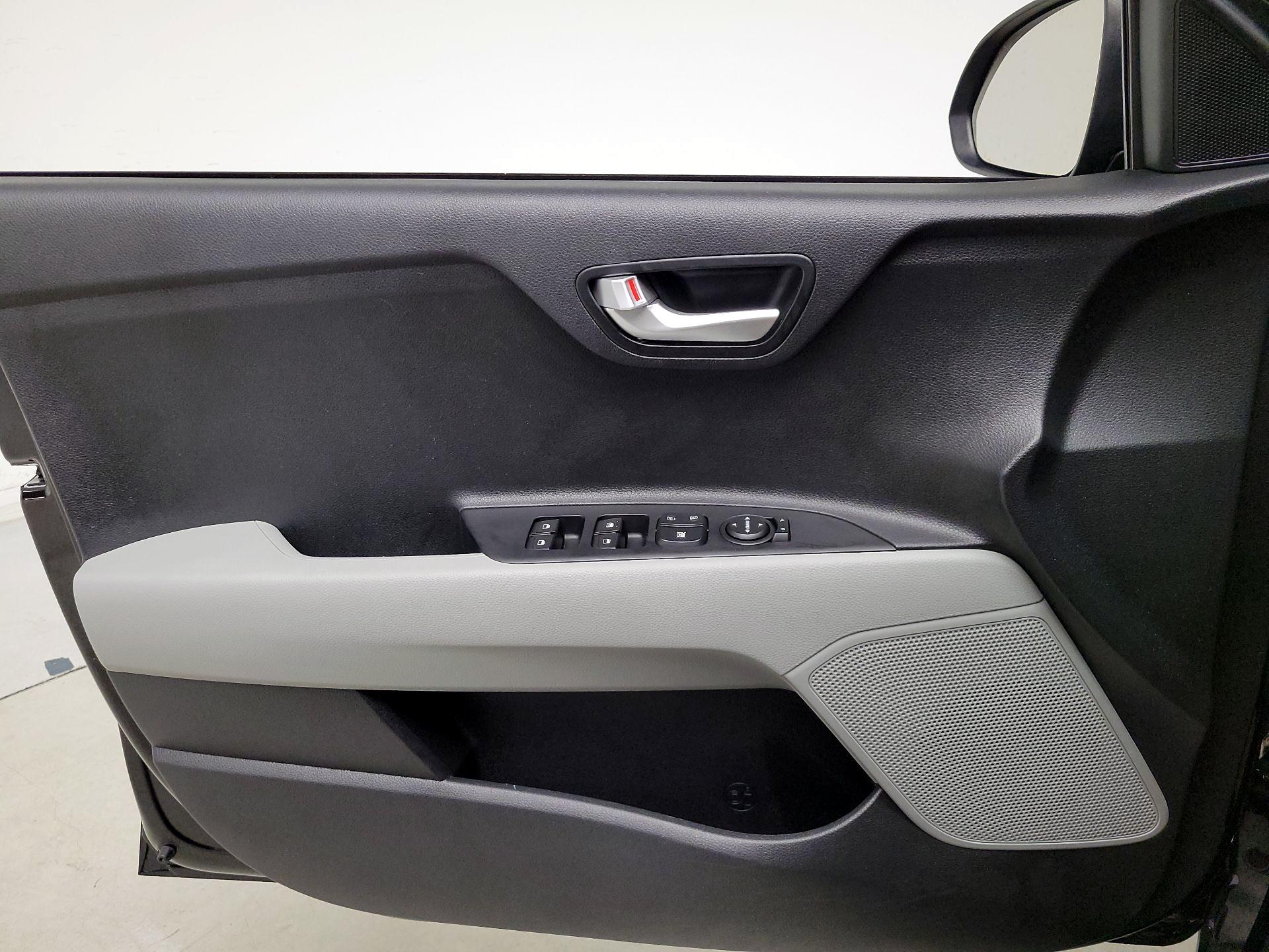 Thumbnail: 2023 Kia Rio - 12