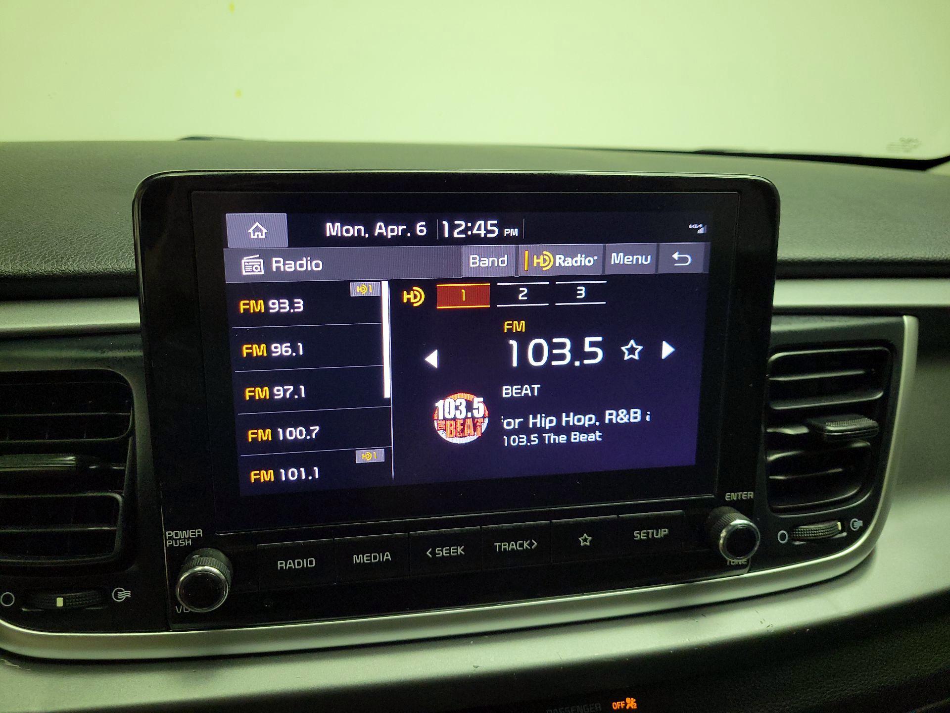 Thumbnail: 2023 Kia Rio - 16