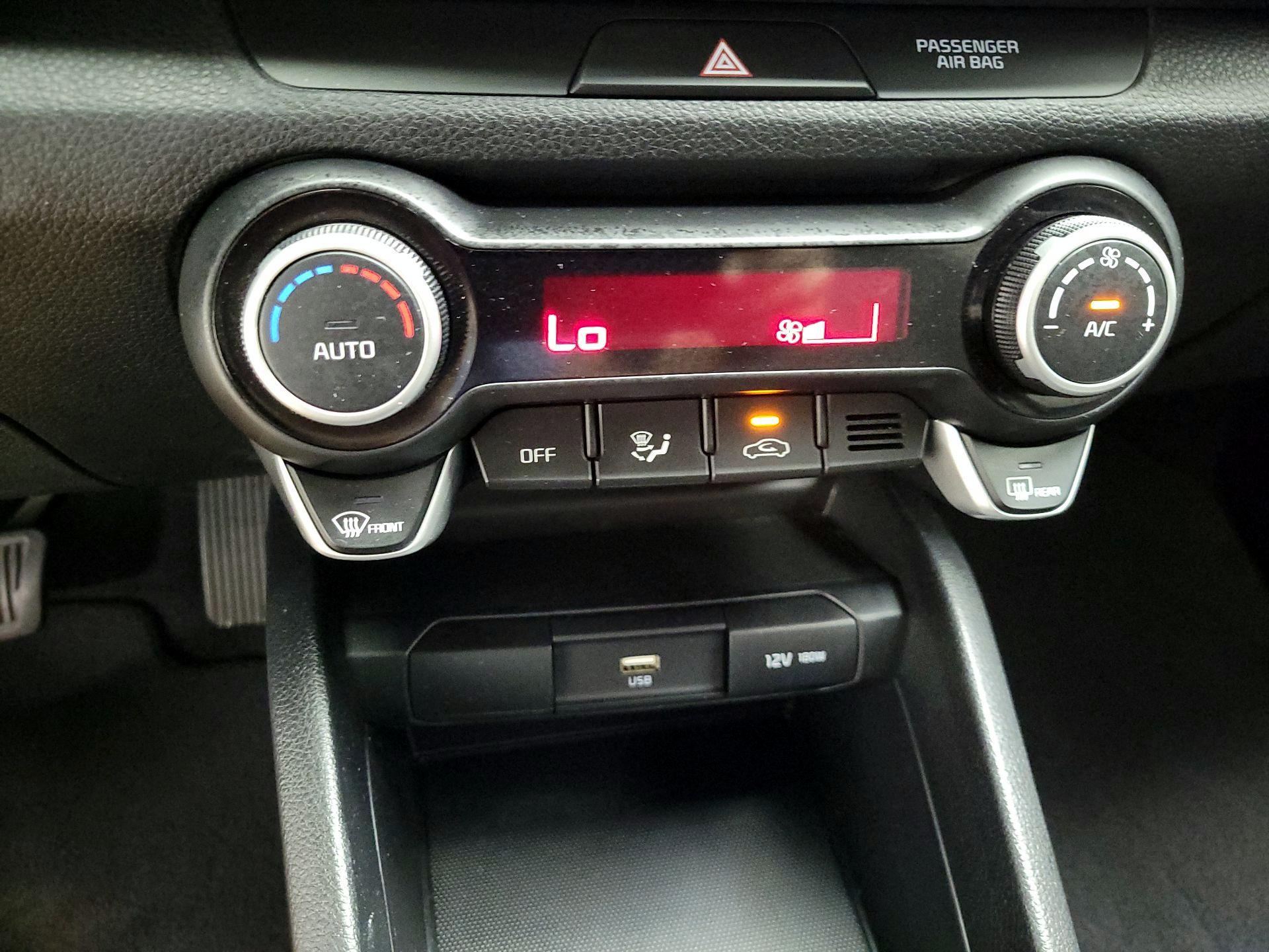 Thumbnail: 2023 Kia Rio - 17