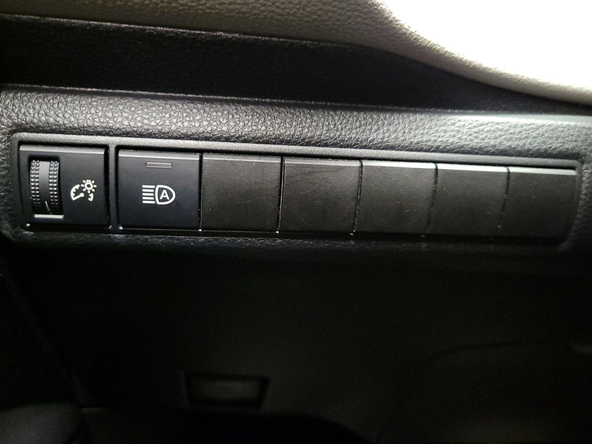 Thumbnail: 2020 Toyota Corolla - 13