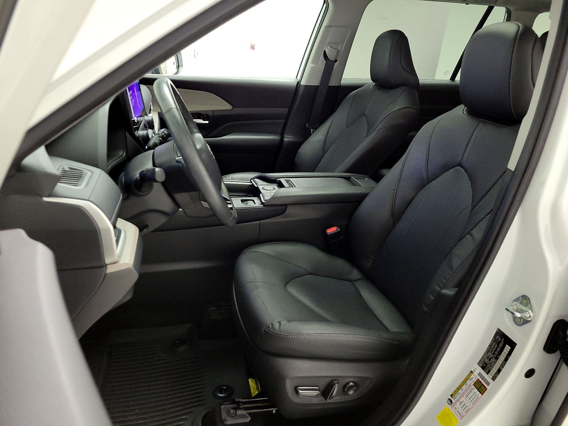 Thumbnail: 2024 Toyota Grand Highlander - 11