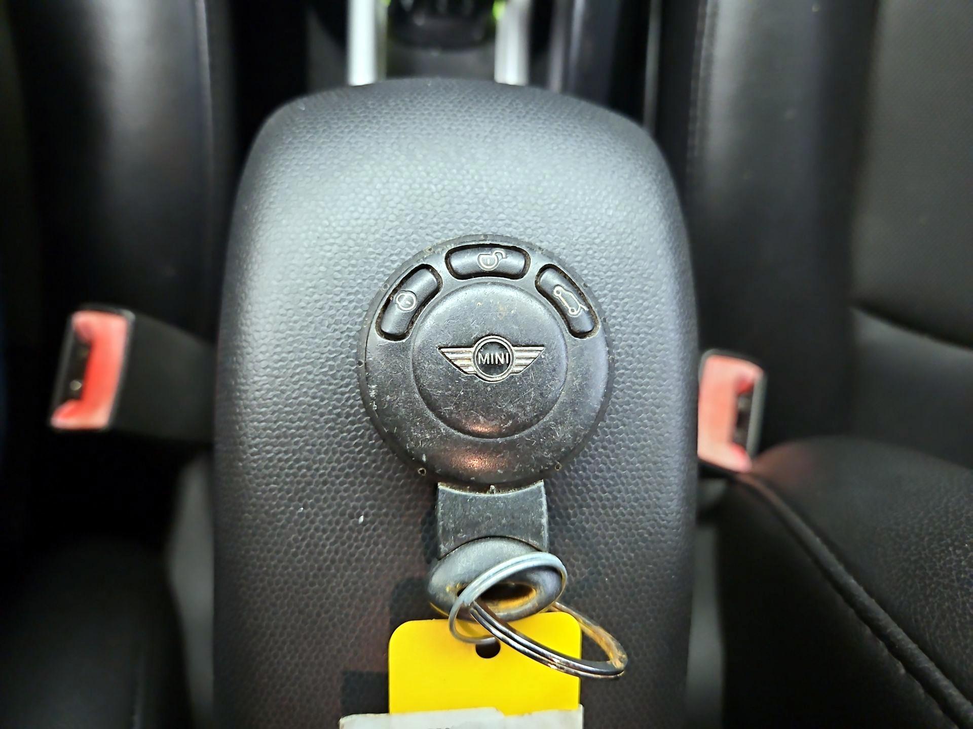Thumbnail: 2016 MINI Cooper Countryman - 19