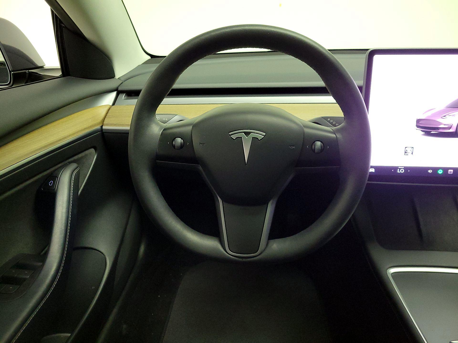 Thumbnail: 2023 Tesla Model 3 - 10