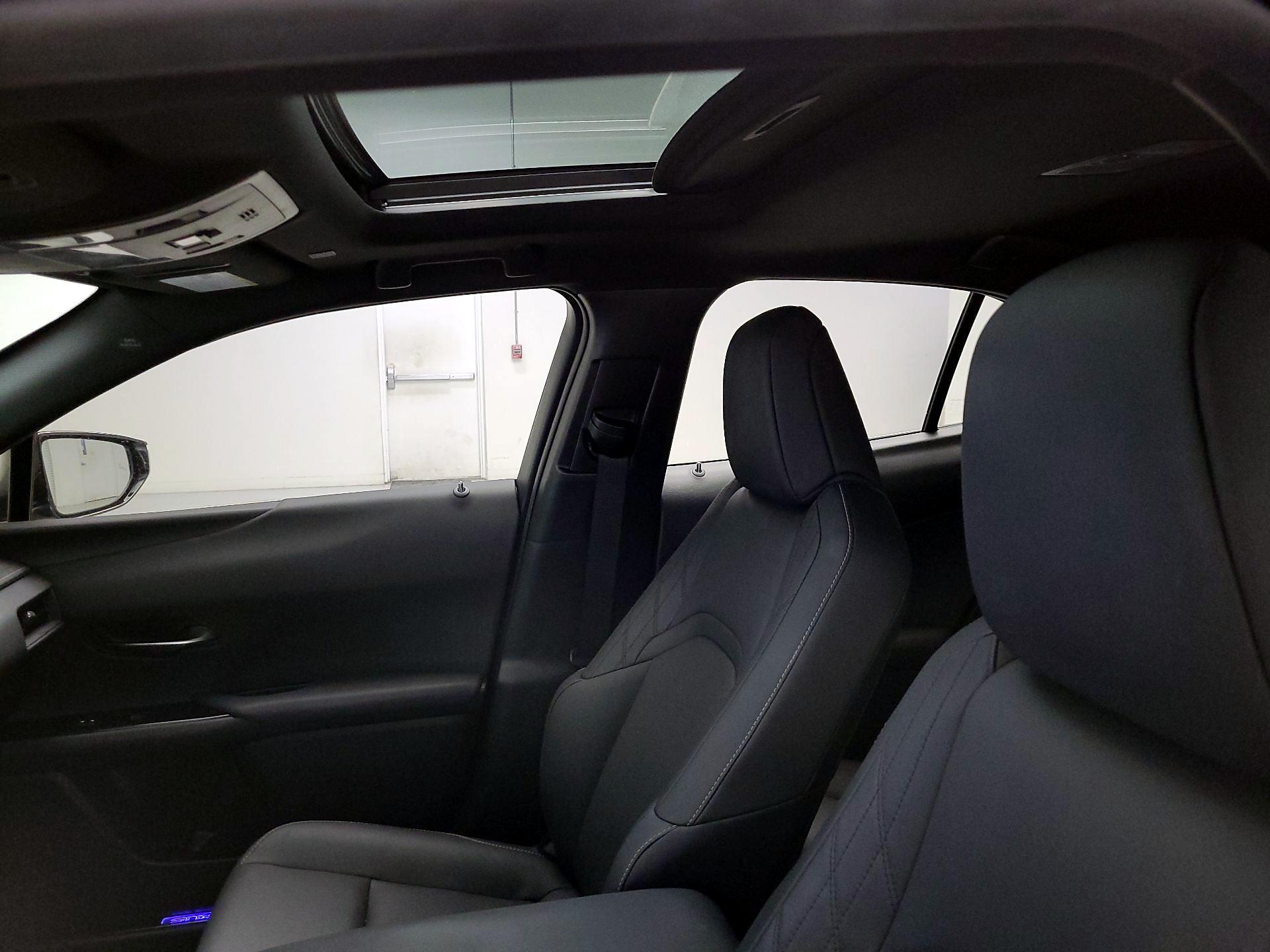 Thumbnail: 2023 Lexus UX - 20